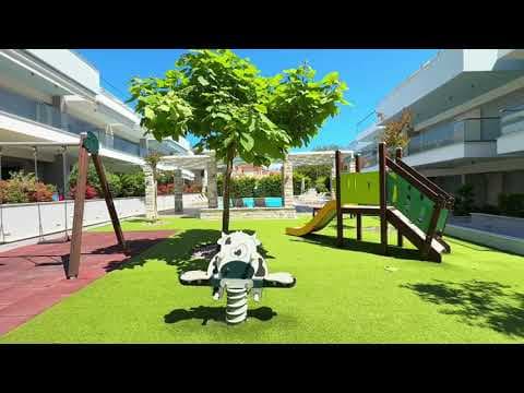 Deluxe Suite Elena 1 video