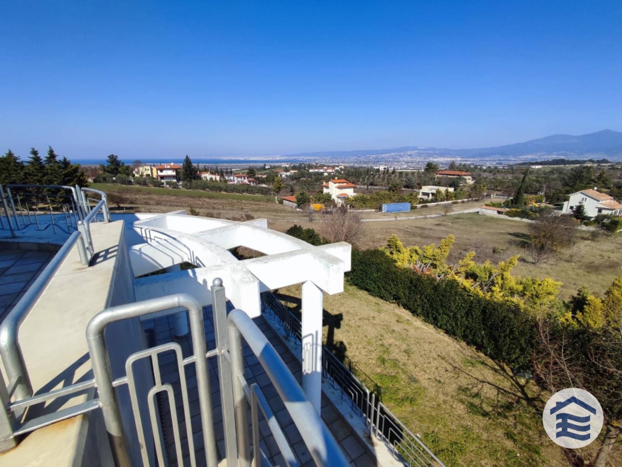 310 m² Five-Bedroom Villa for Sale in Trilofo, Thessaloniki