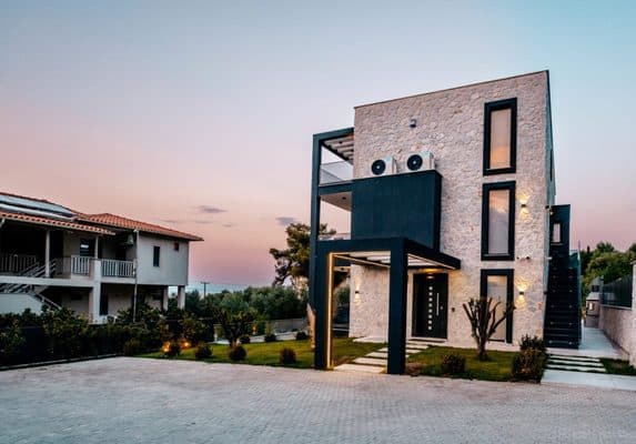 280 m² Five-Bedroom Villa for Sale in Polichrono, Halkidiki - 2