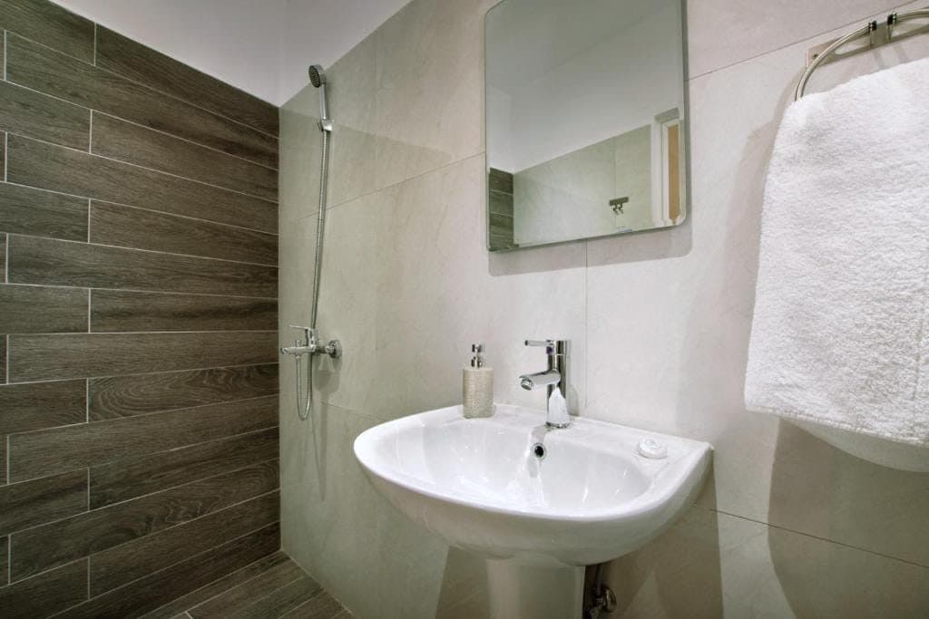 Standard Quadruple Room with Sea View - 5