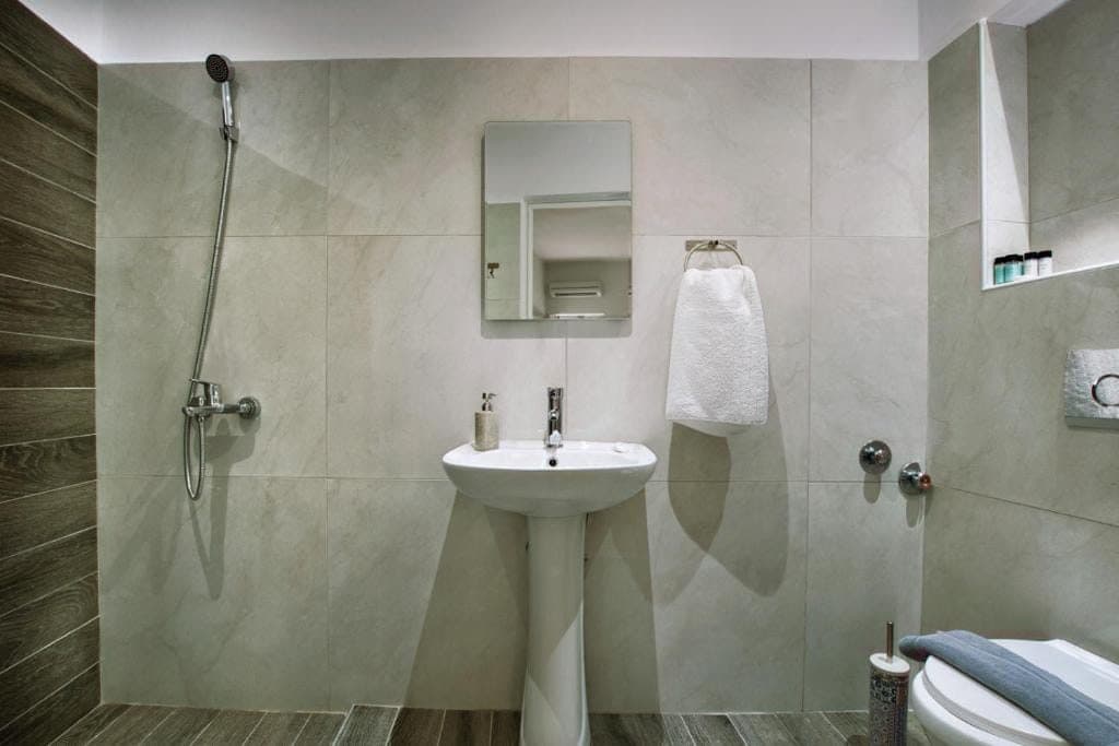 Standard Quadruple Room with Sea View - 4