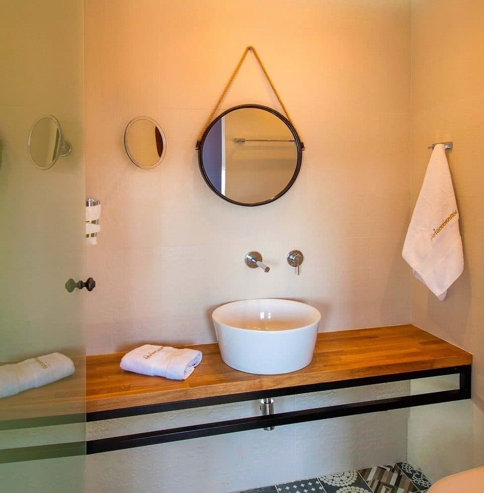 Deluxe Sea View Suite - 3