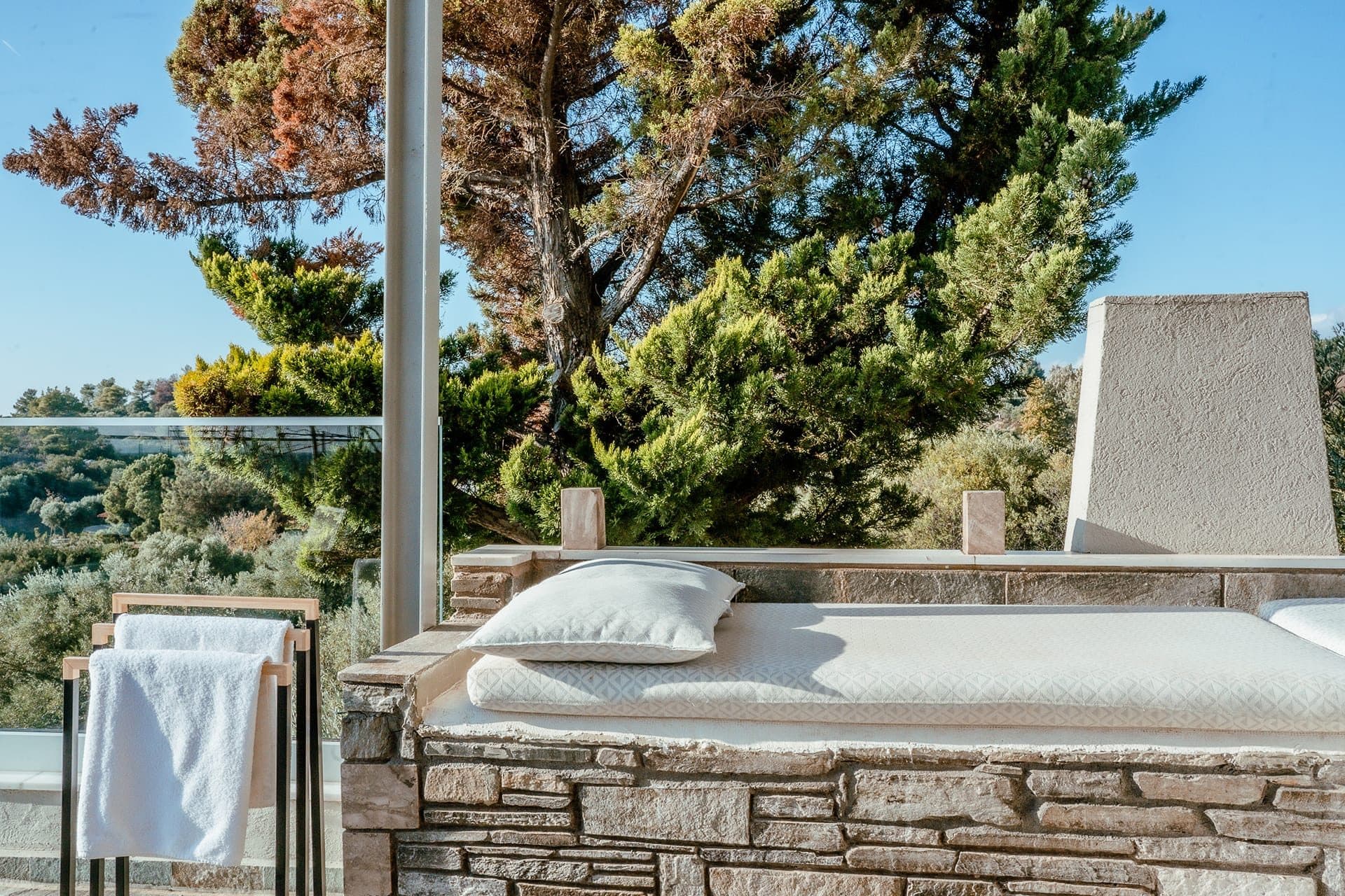 Elegant Suite with Sea View and Hot Tub - 5