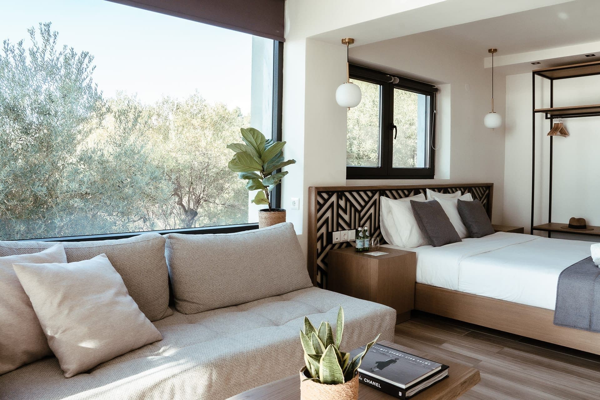 Elegant Suite with Sea View and Hot Tub - 2