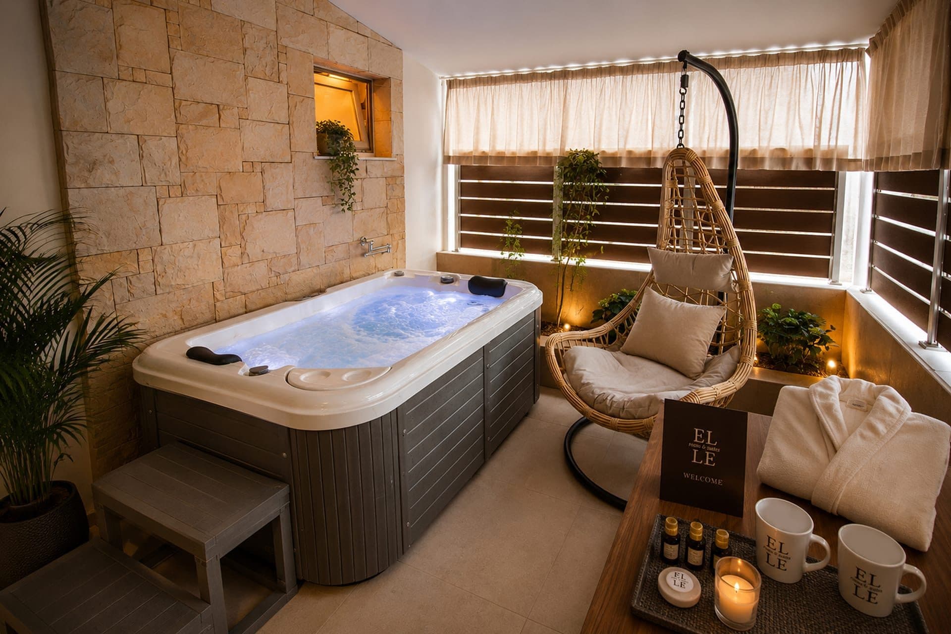 Junior Suite with Jacuzzi Paralia - 4