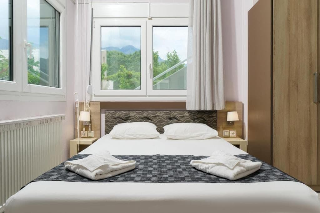 Studio (3 Adults) - 2