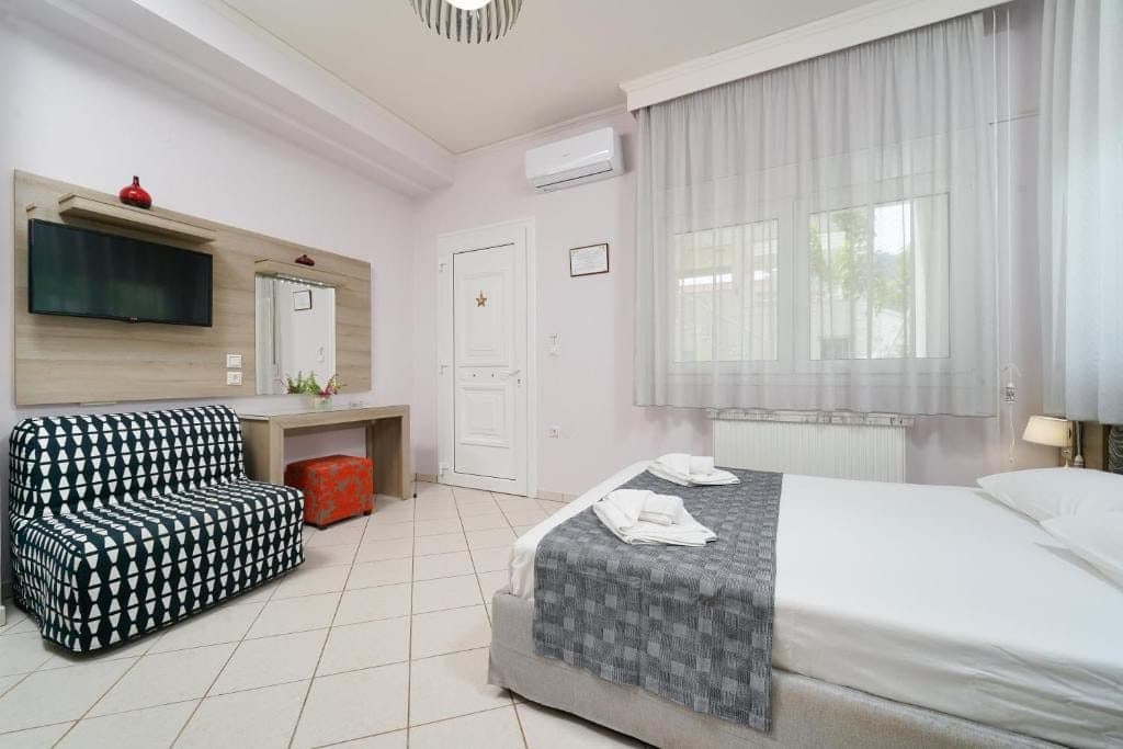 Studio (3 Adults) - 4