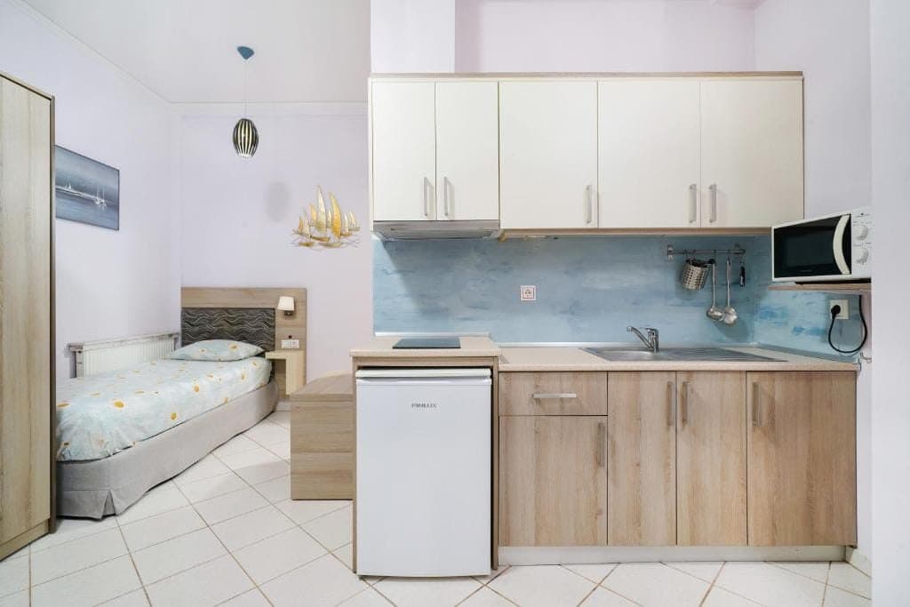 Studio (3 Adults) - 5