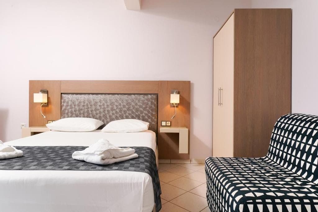 Superior Triple Room with Sea View Chrisi Akti - 4