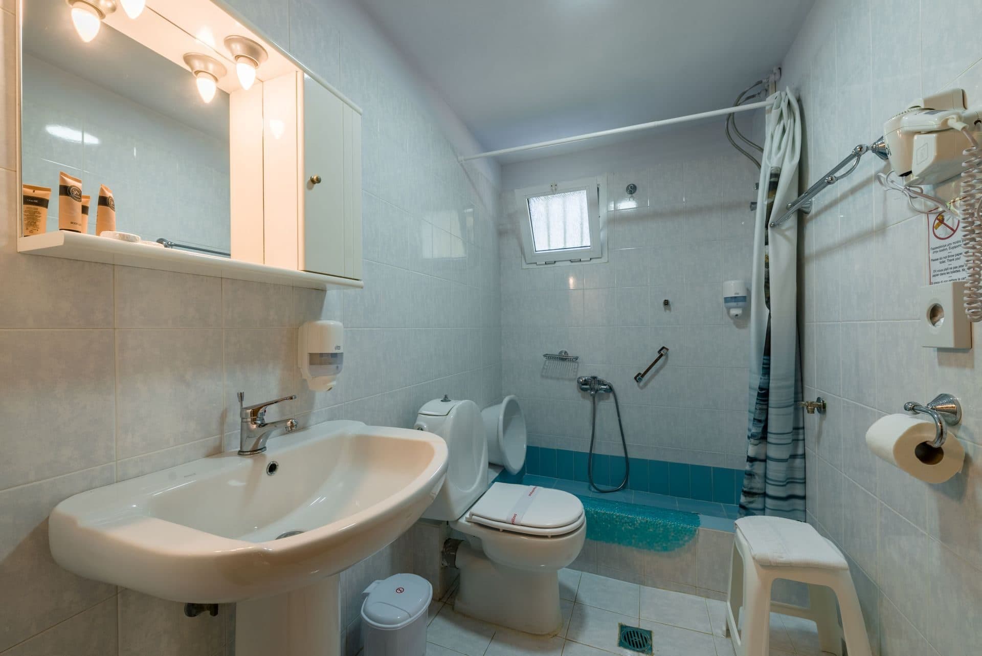 Small Holiday Home First Row - 3
