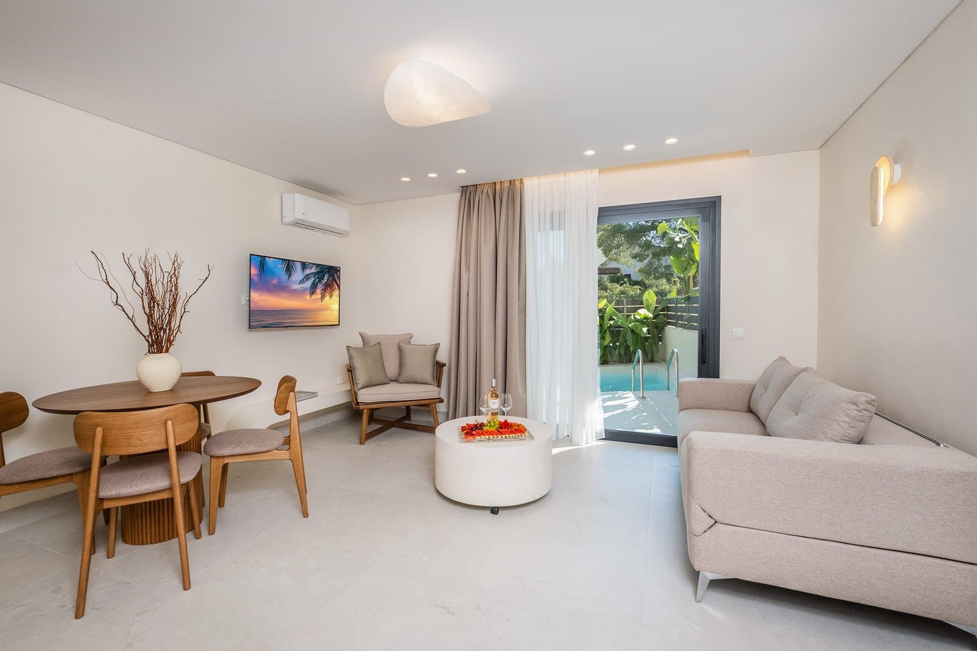 Private Pool Suite - 4