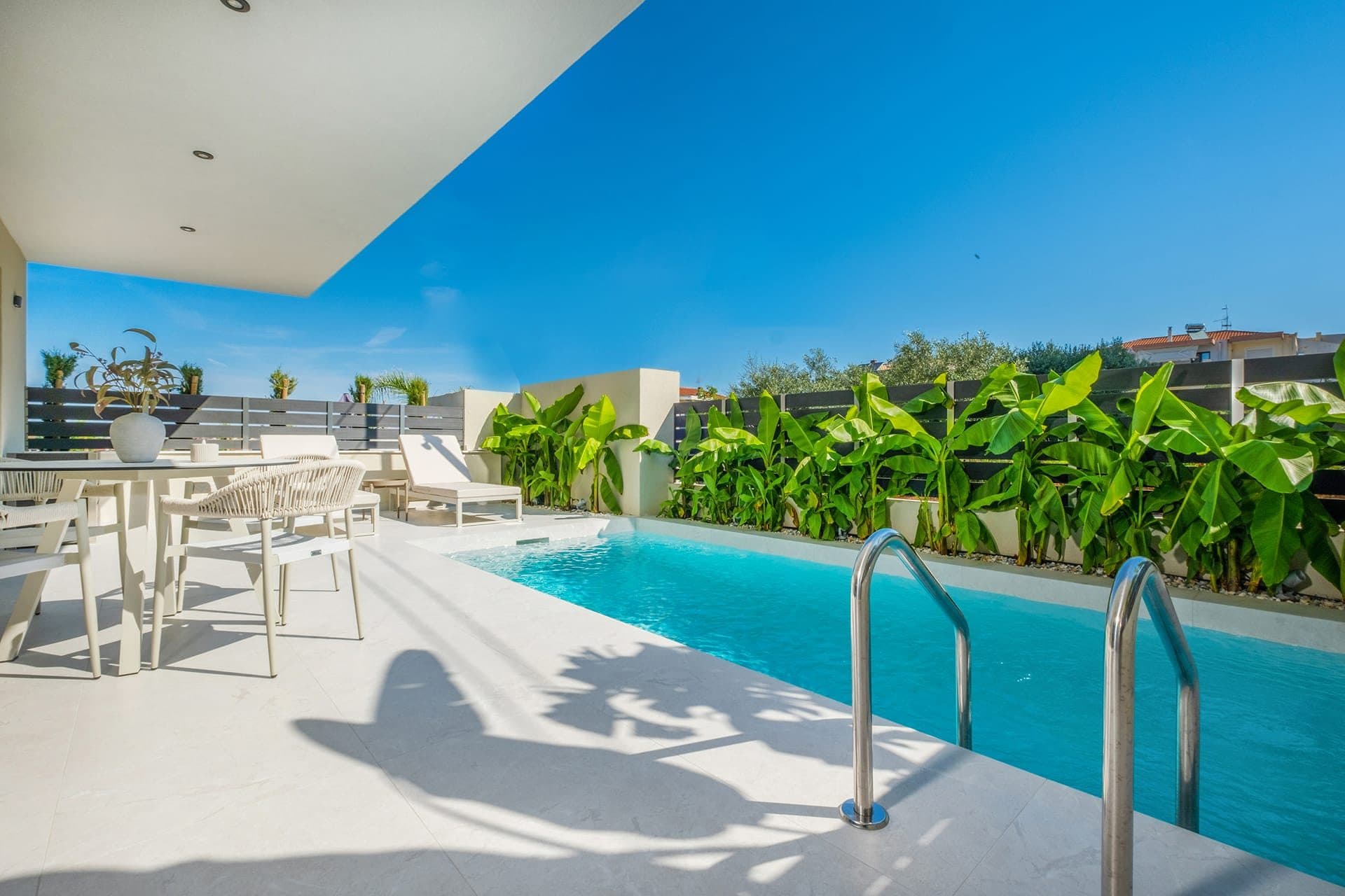 Private Pool Suite