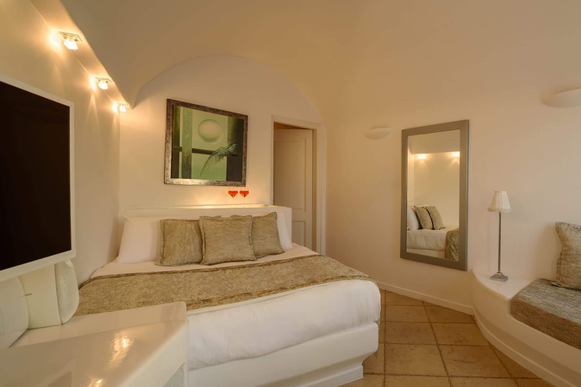 Pearl | Pool Access Suite - 4