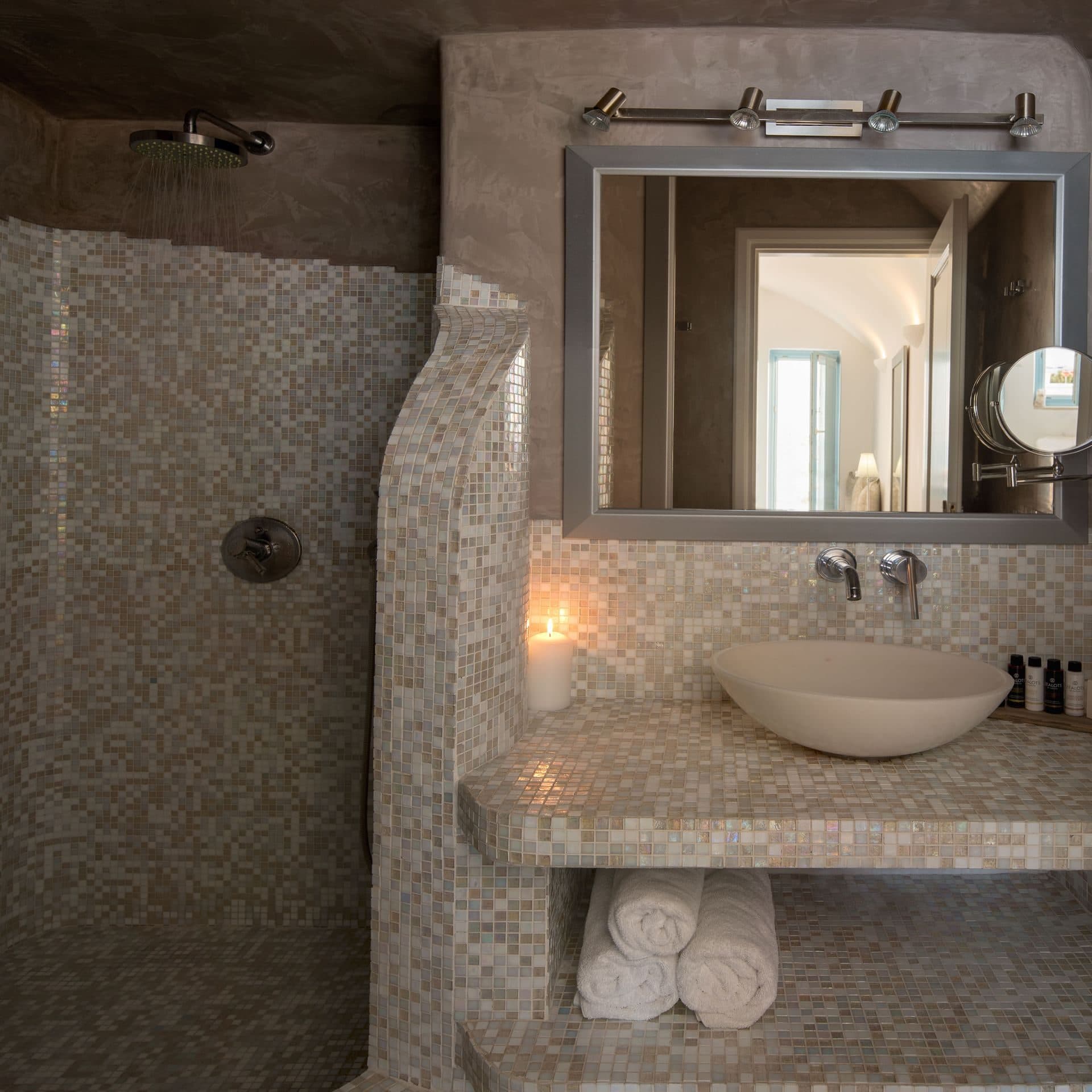 Pearl | Pool Access Suite - 2