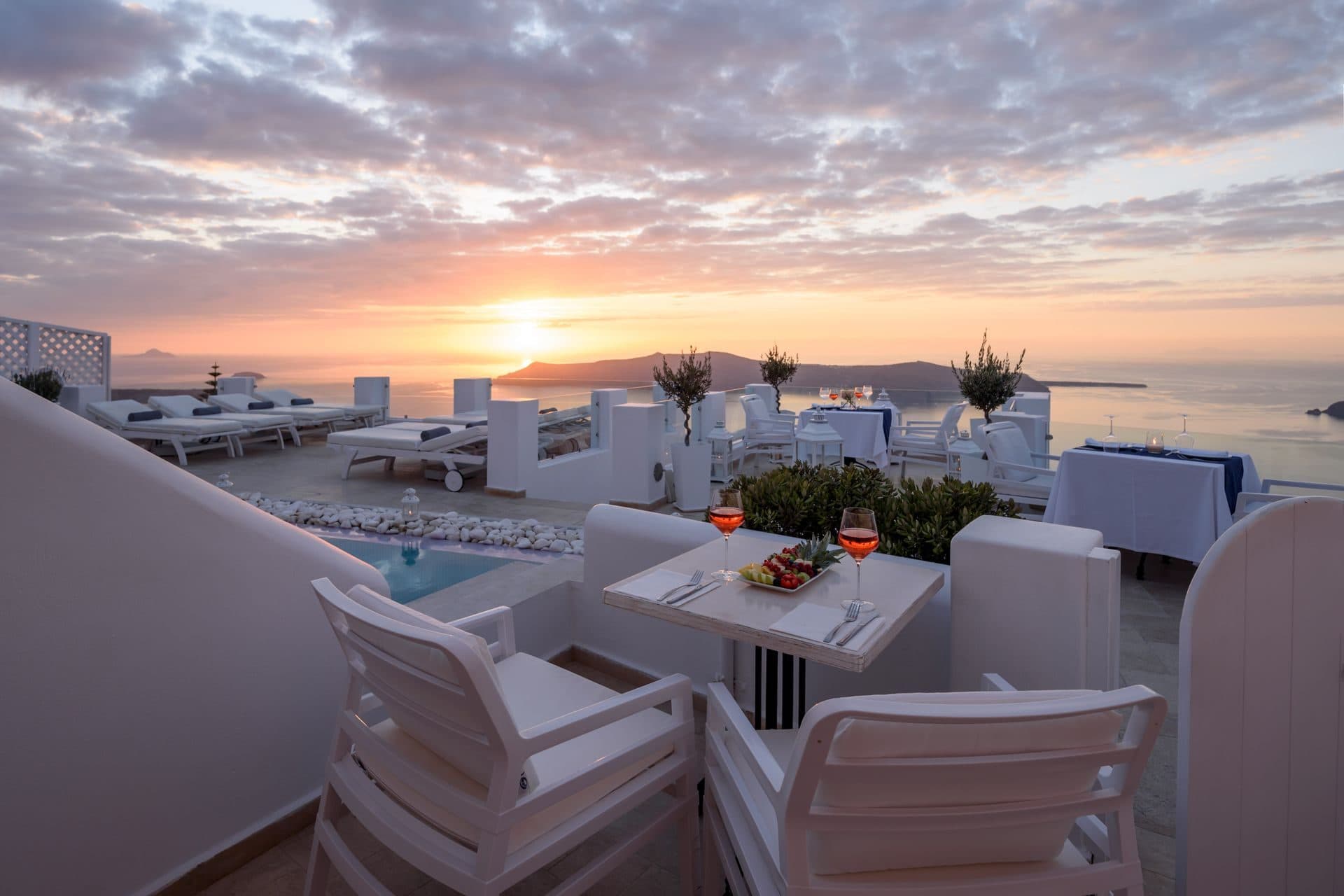 Pearl | Pool Access Suite