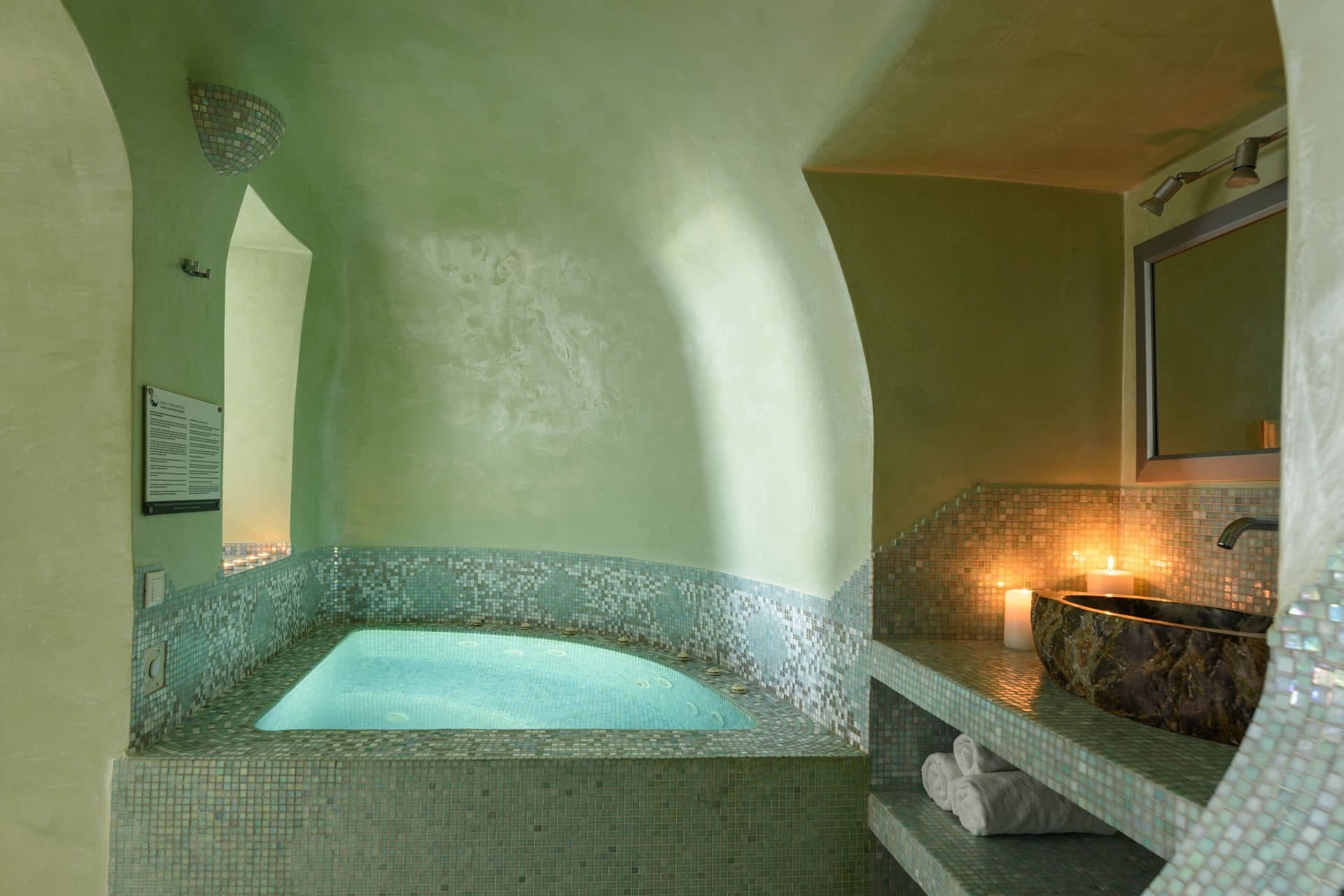 Lagoon | Indoor Jacuzzi Suite - 4