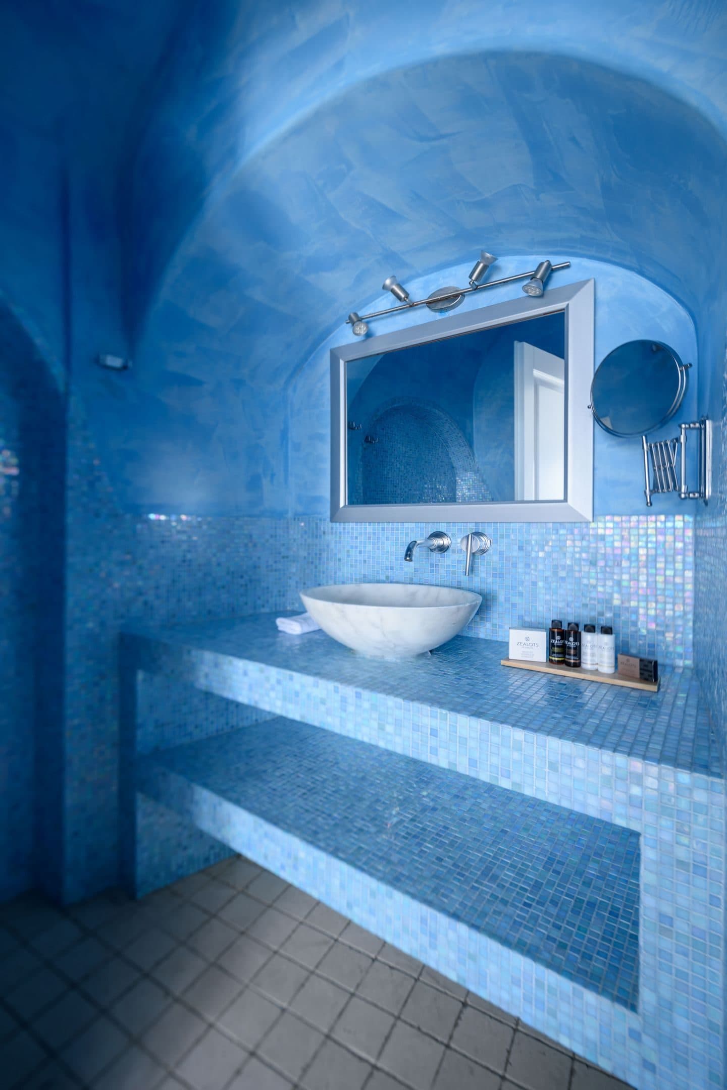 Moonlit | Outdoor Jacuzzi Suite - 3