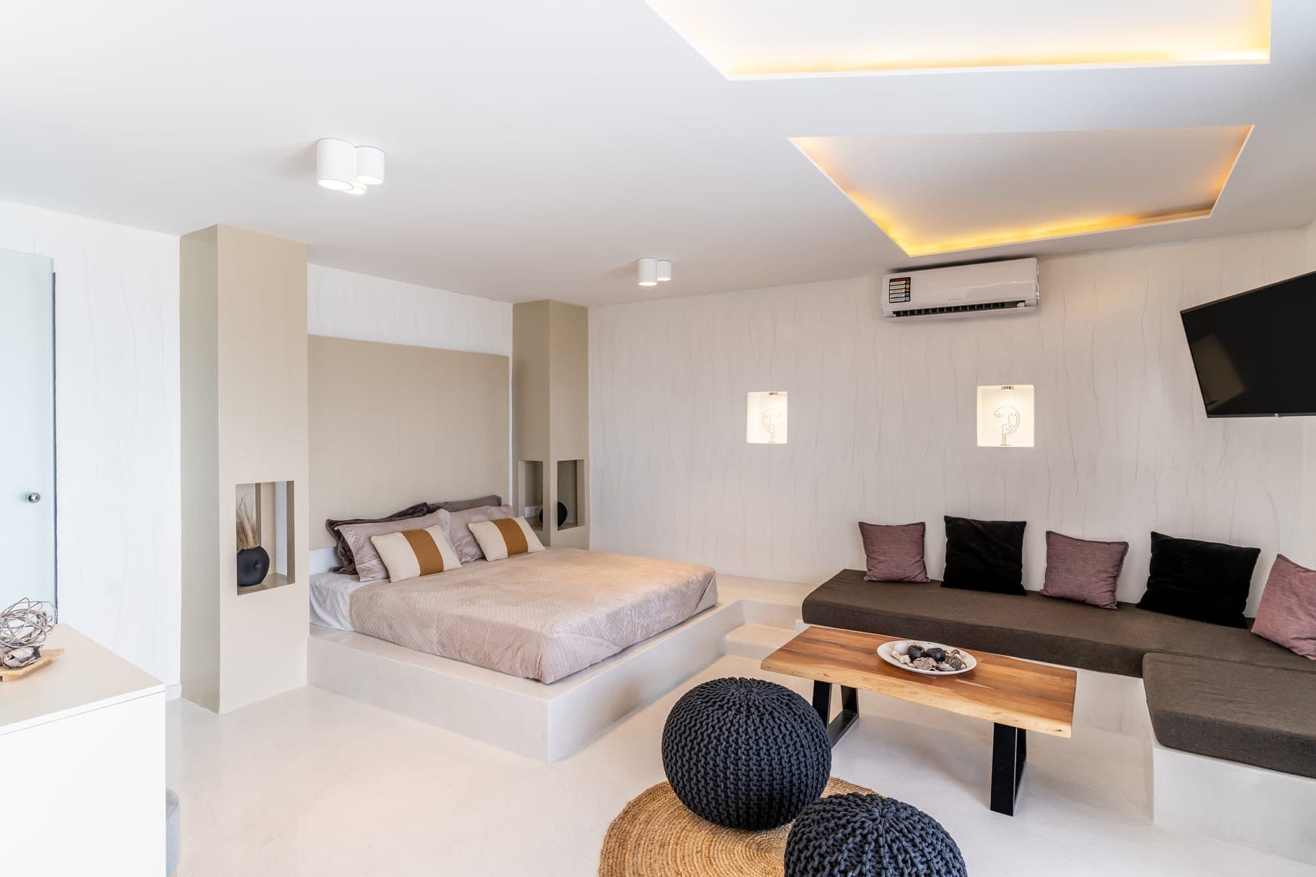 Villa Thea with Hot Tub Jacuzzi - 3