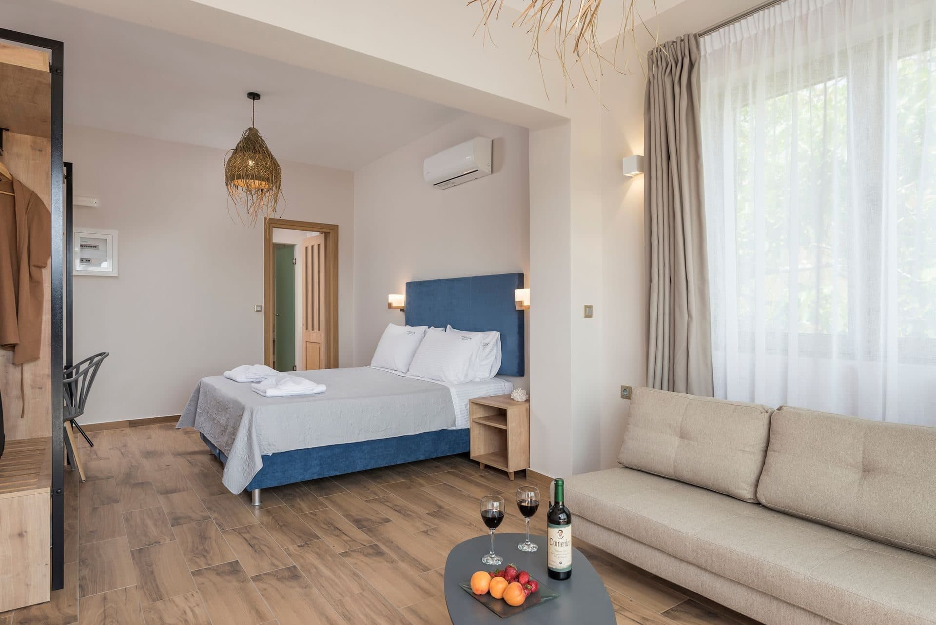 Luxury Family Room - Side Sea View (sleeps up to 6) - 4