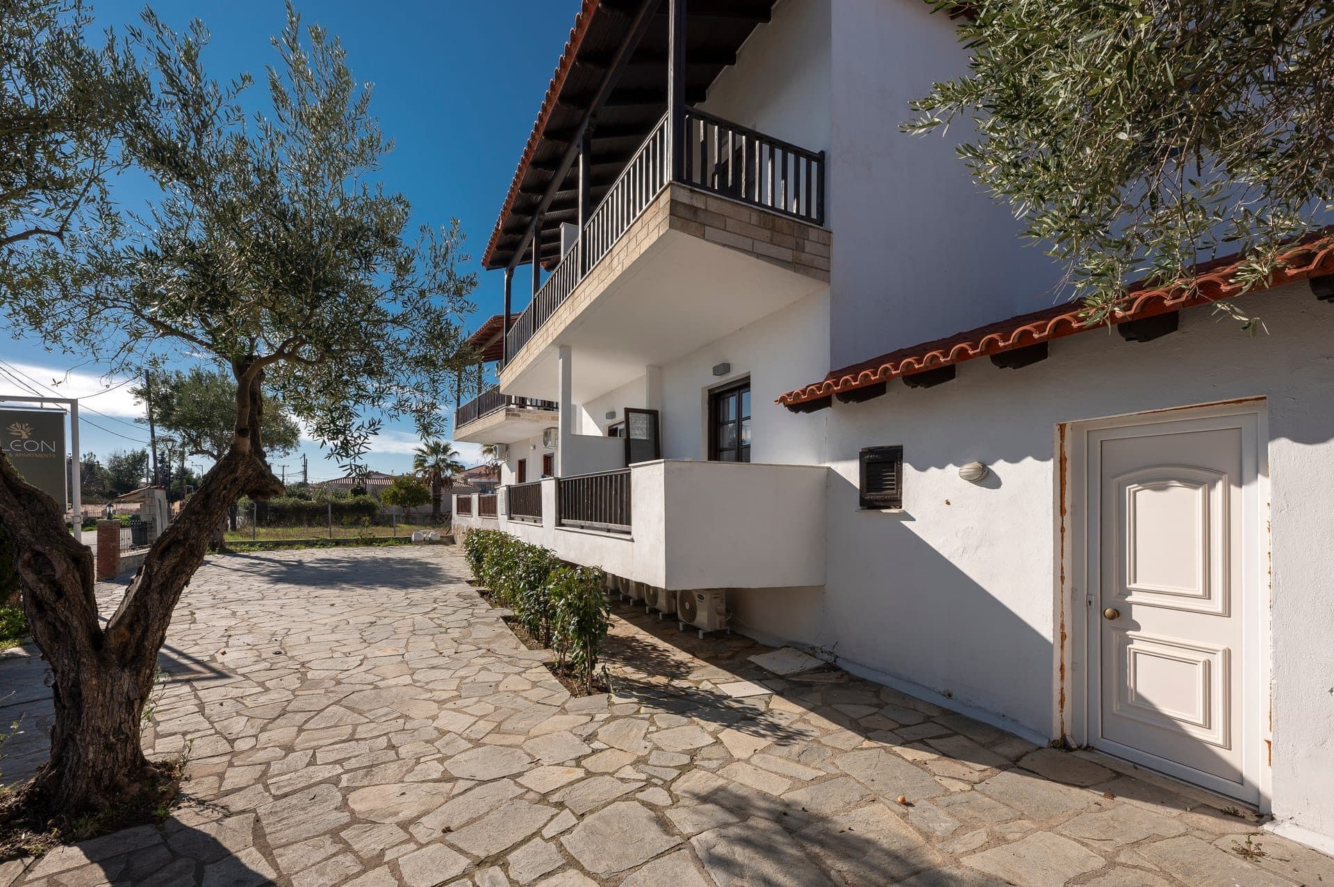 Eleon Suites & Apartments Halkidiki - 3