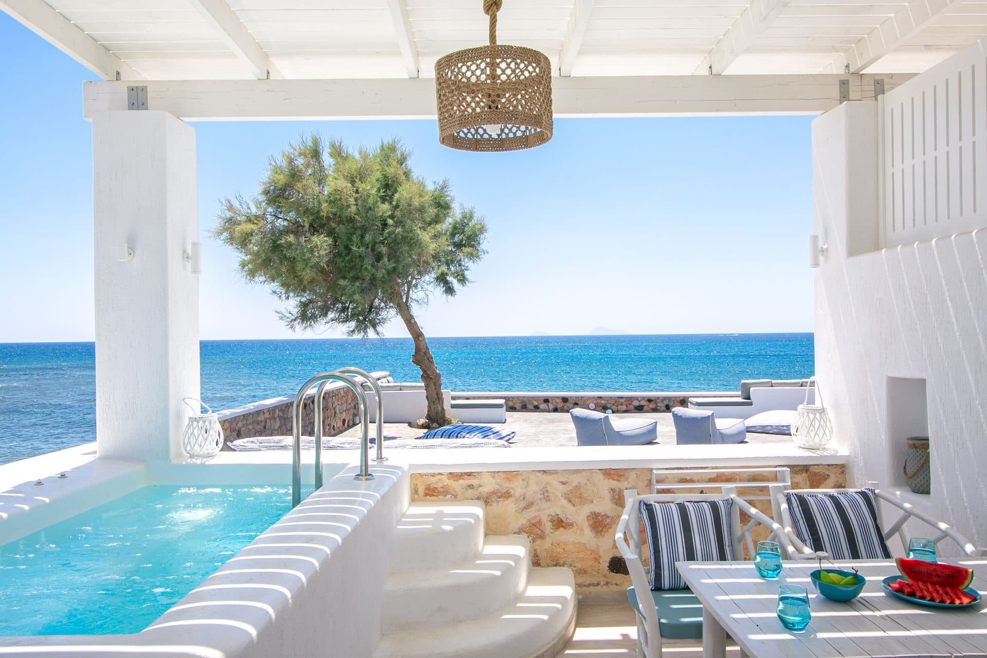 Luxury two-bedroom suite with private hot tub on the beachfront