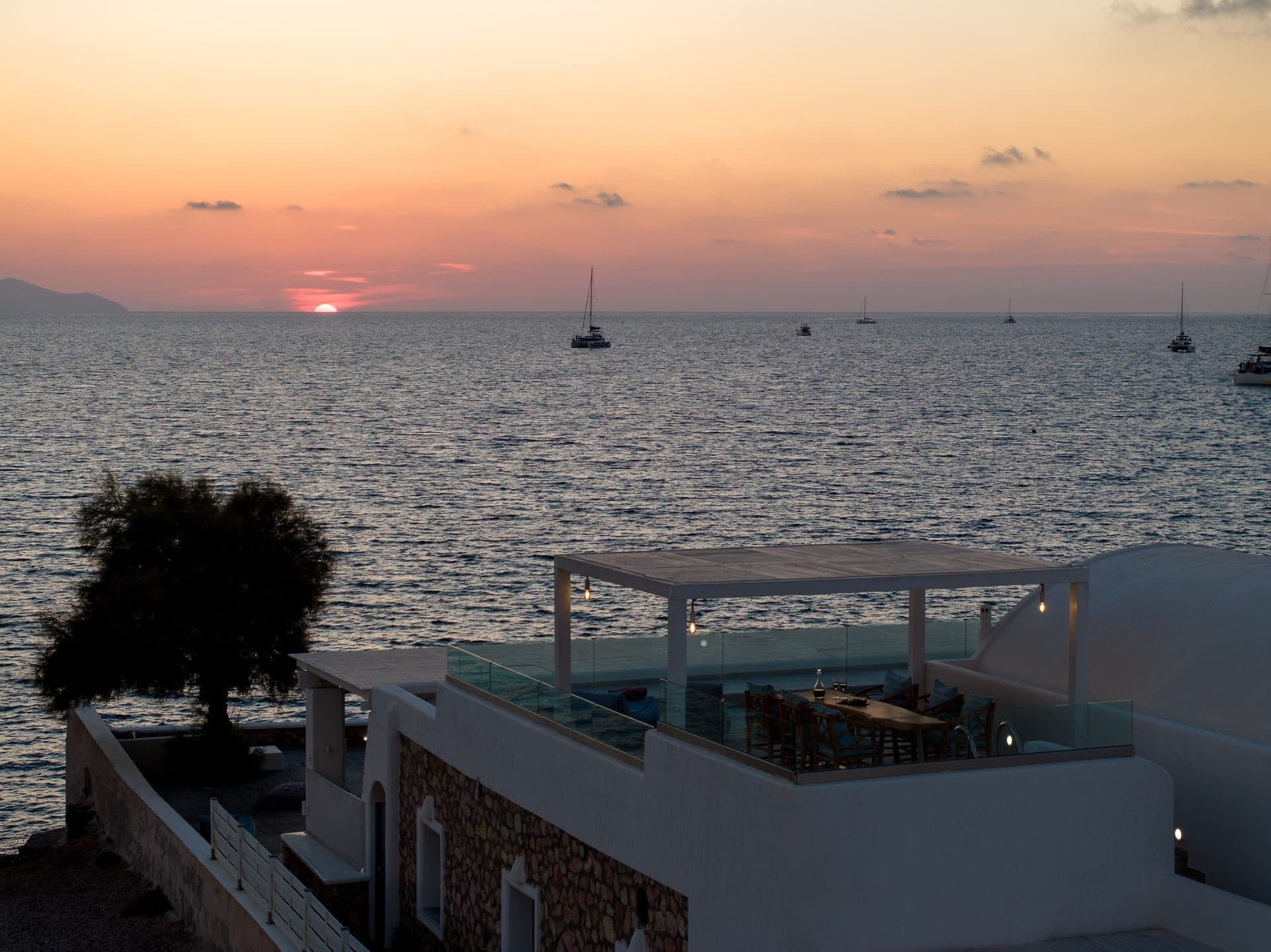 Executive Duplex Three Bedroom Villa with two hot tubs and beach front - 3