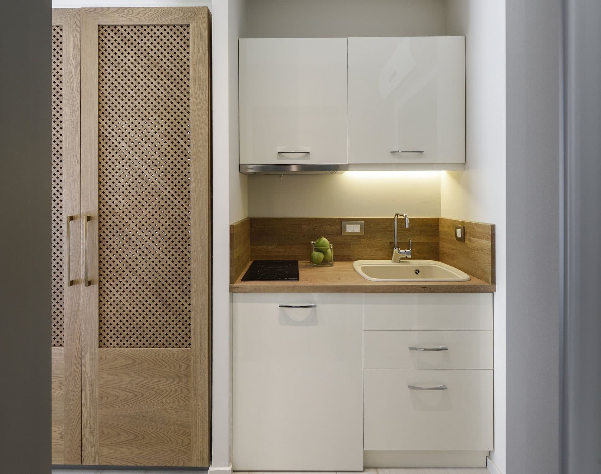 Deluxe Cozy Suite - 3