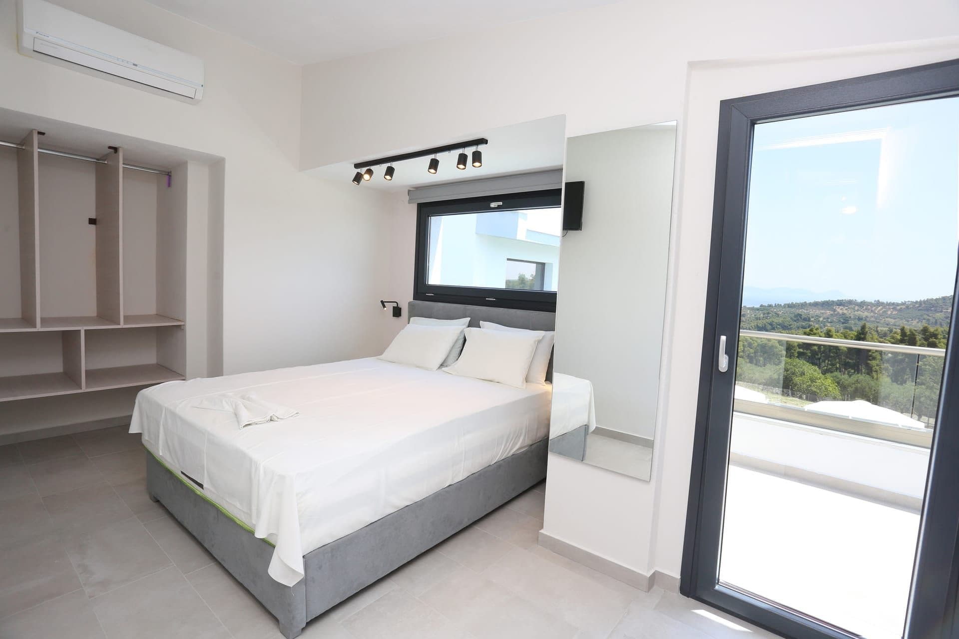 Deluxe Villa Paliouri - 2