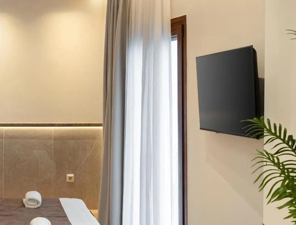 101 - Deluxe Suite with Spa and Sea View (1st Floor) - 4