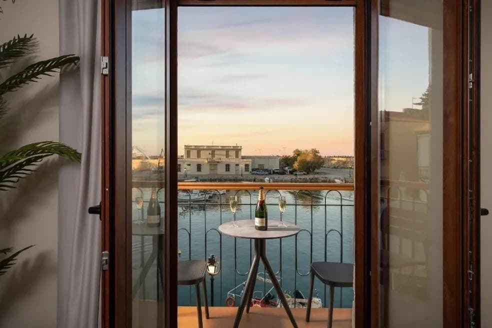 101 - Deluxe Suite with Spa and Sea View (1st Floor) - 2