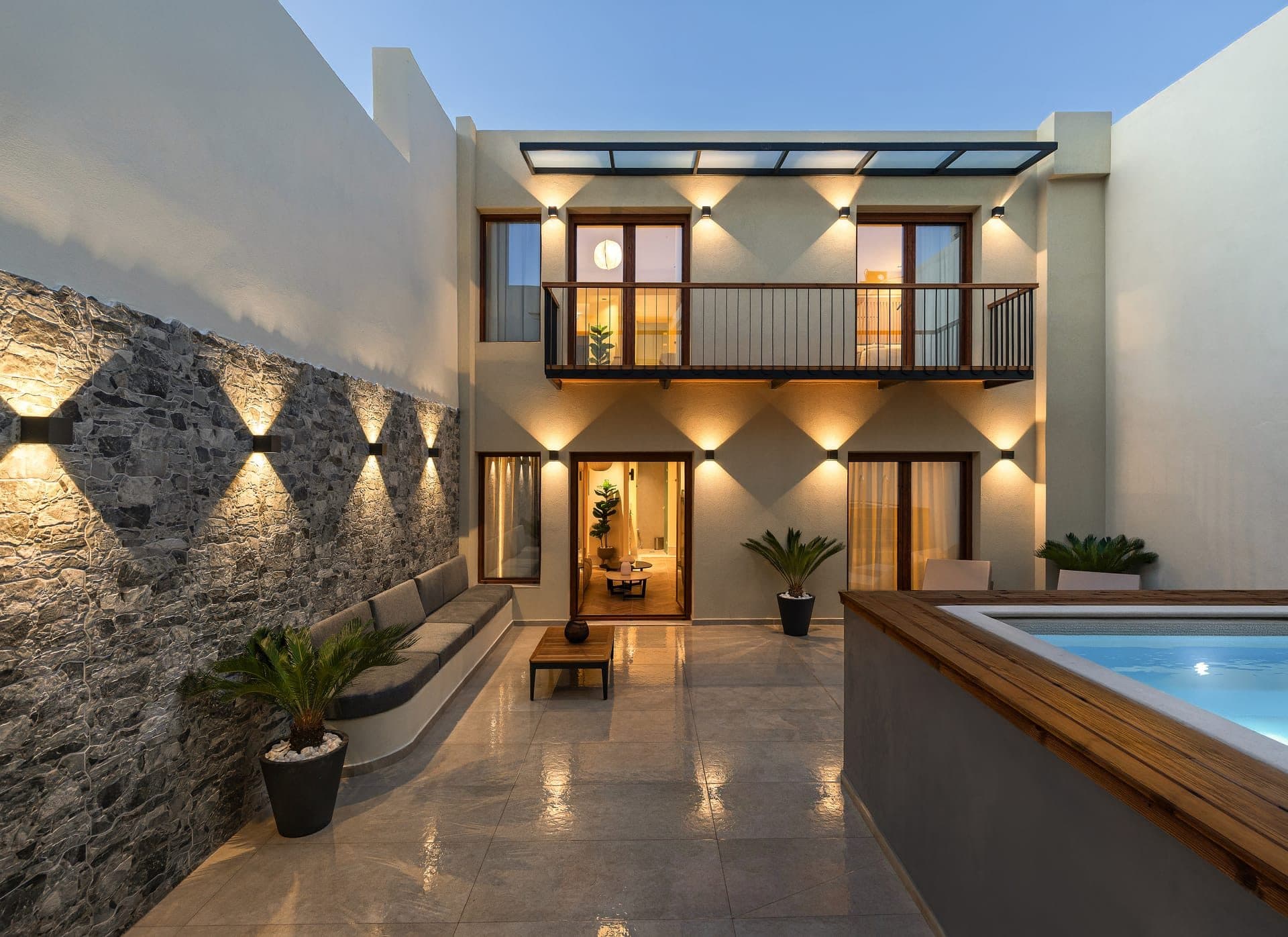 102 - Deluxe Suite with Spa and Private Pool (1st Floor)