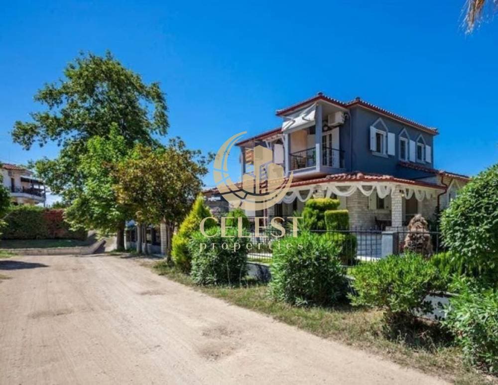 Five-Bedroom Villa for Sale in Nikiti, Halkidiki - 150 m²