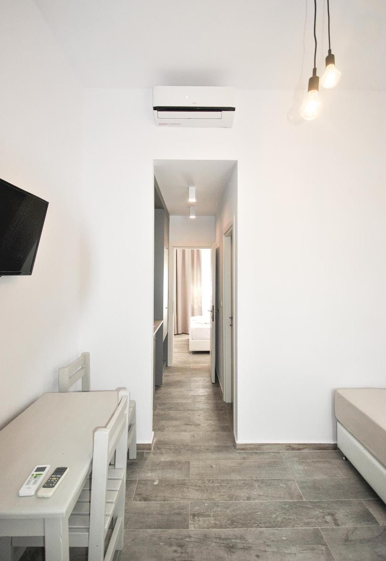 Deluxe Ground Floor Apartment - 3