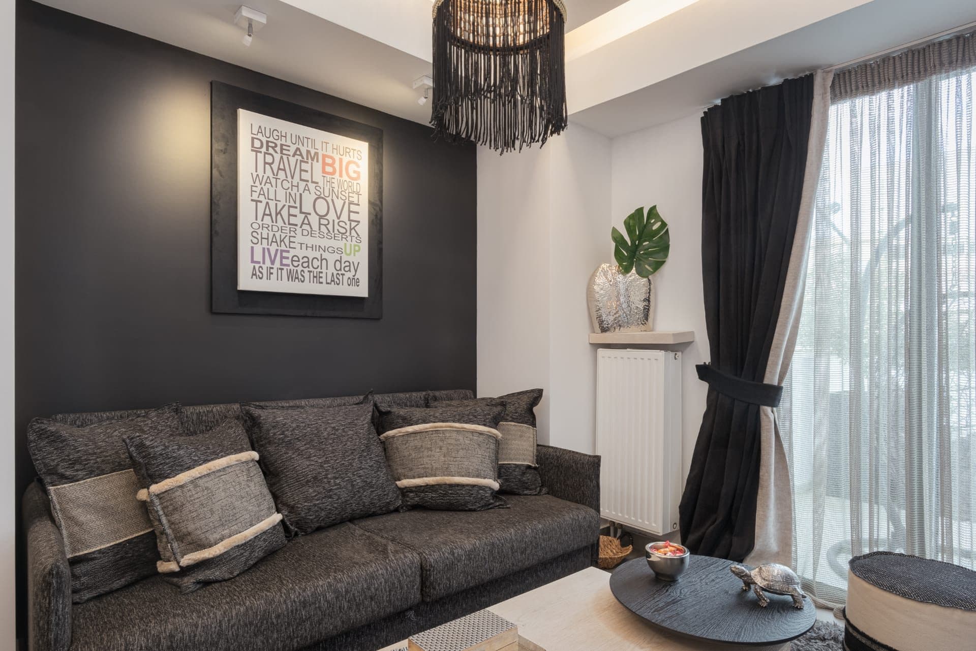 Acropolis Stylish Condo - 2