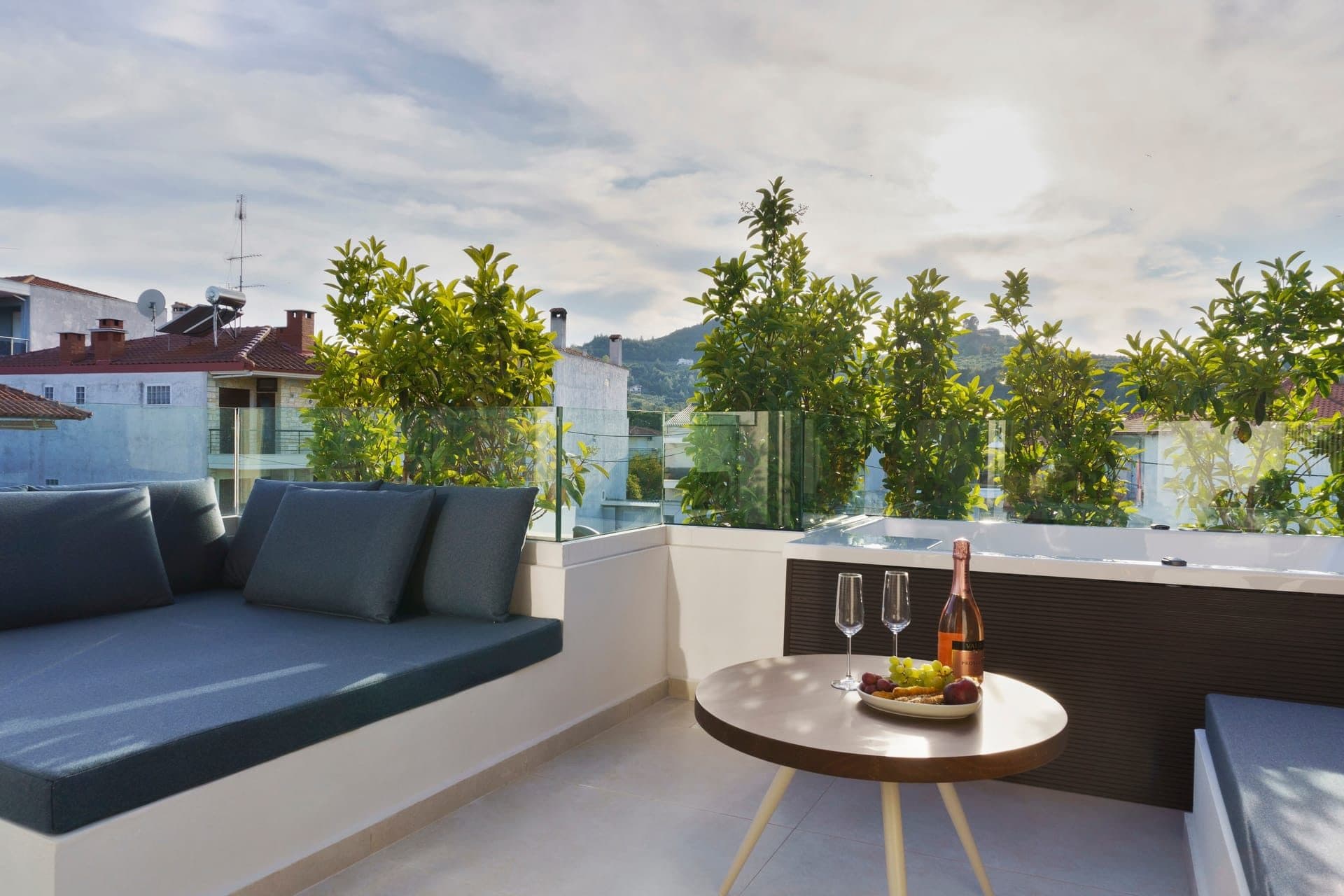 Comfort Suite with Jacuzzi - 2