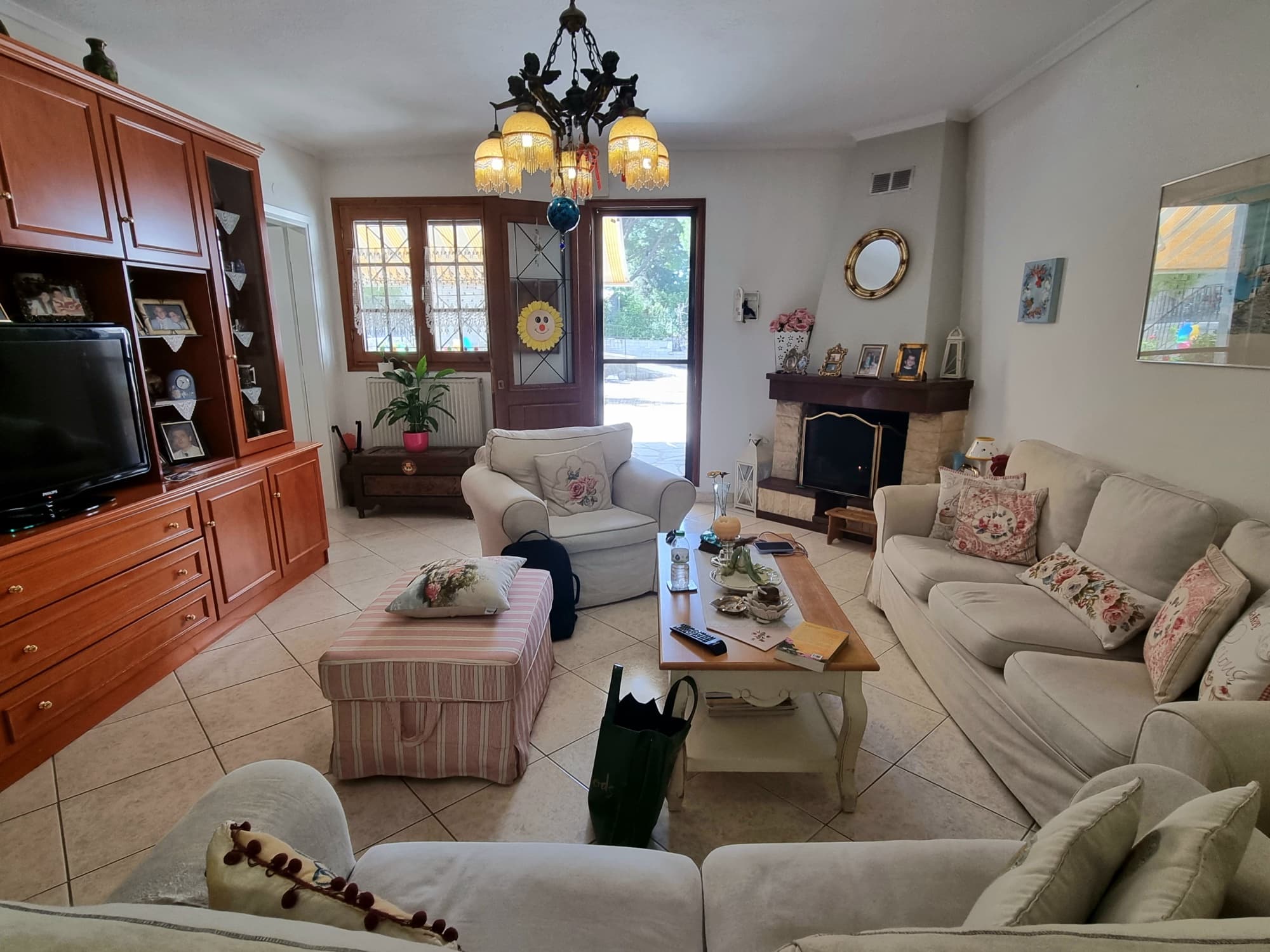 Three-Level 214 m² Maisonette for Sale in Oreokastro