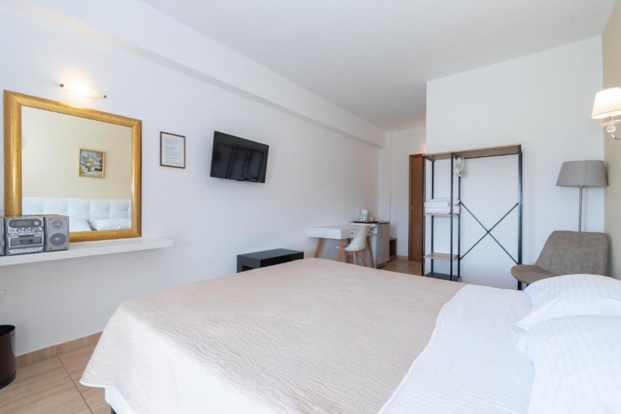 26-Room Hotel for Sale in Sithonia, Halkidiki - 1,265 m² - 2