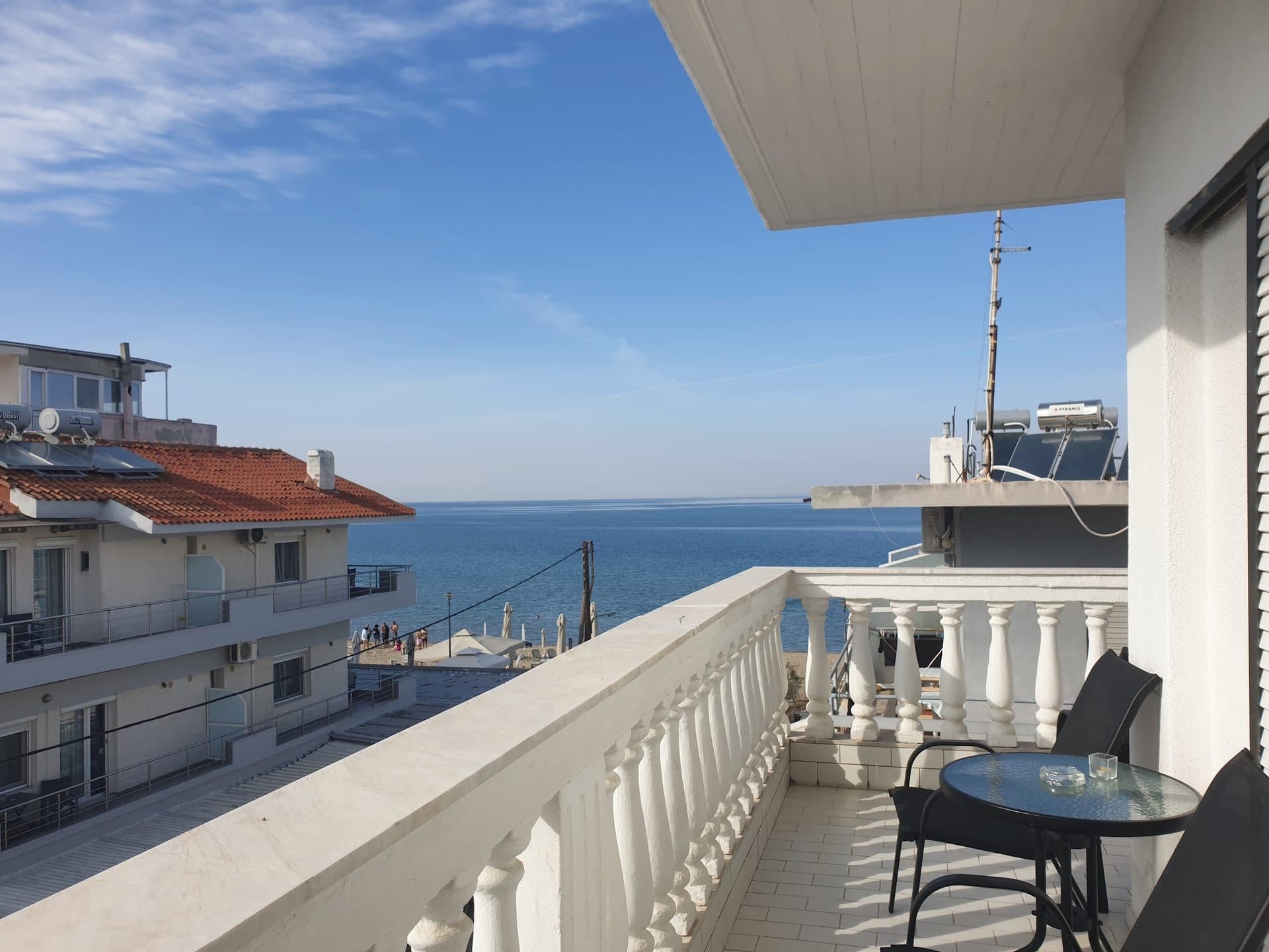 Eantos Studios & Suites - 3