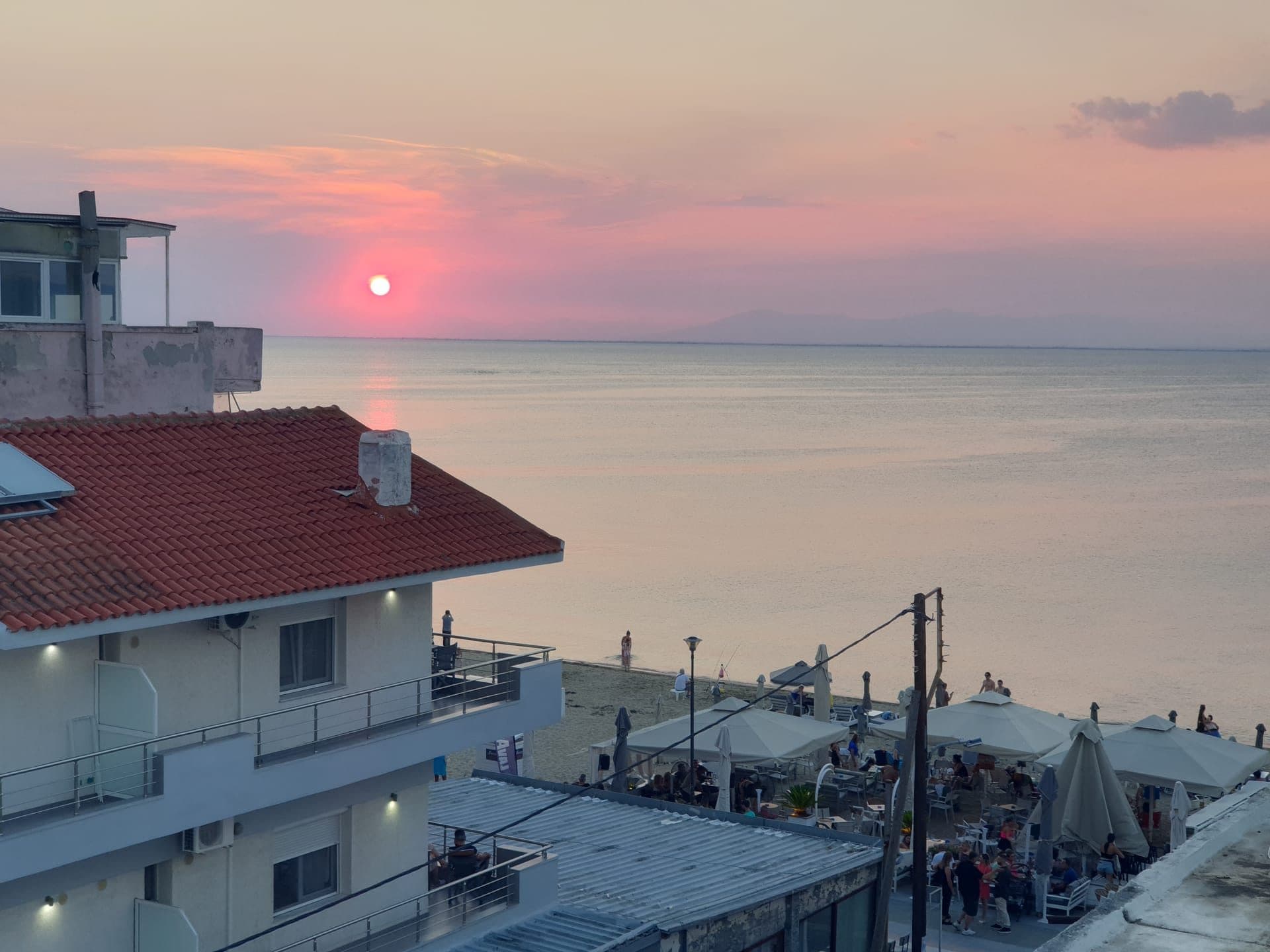 Eantos Studios & Suites - 2