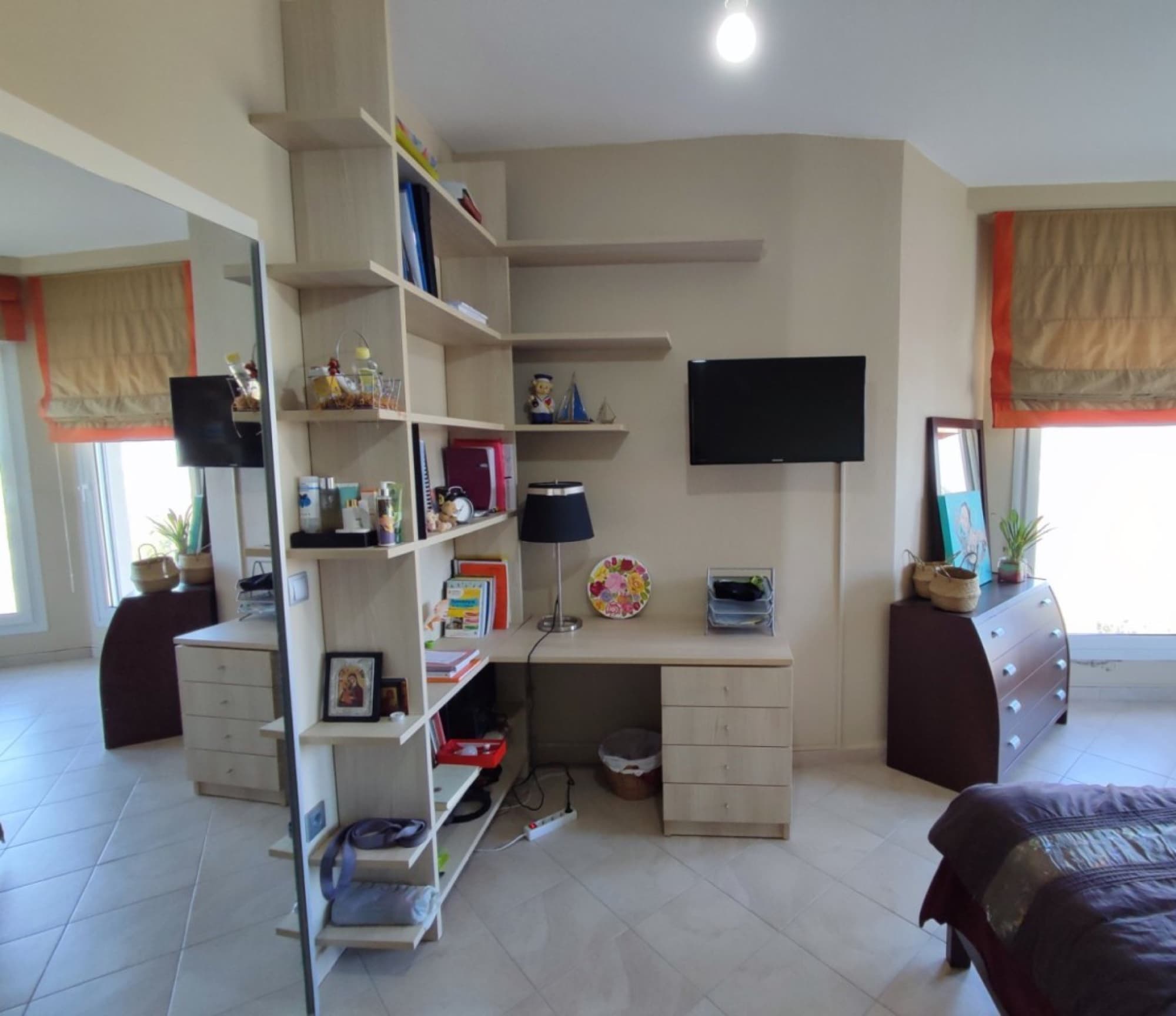 380 m² Four-Bedroom Villa for Sale in Trilofo - 2