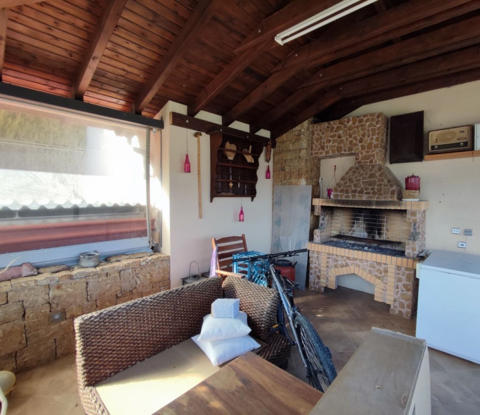 380 m² Four-Bedroom Villa for Sale in Trilofo - 5