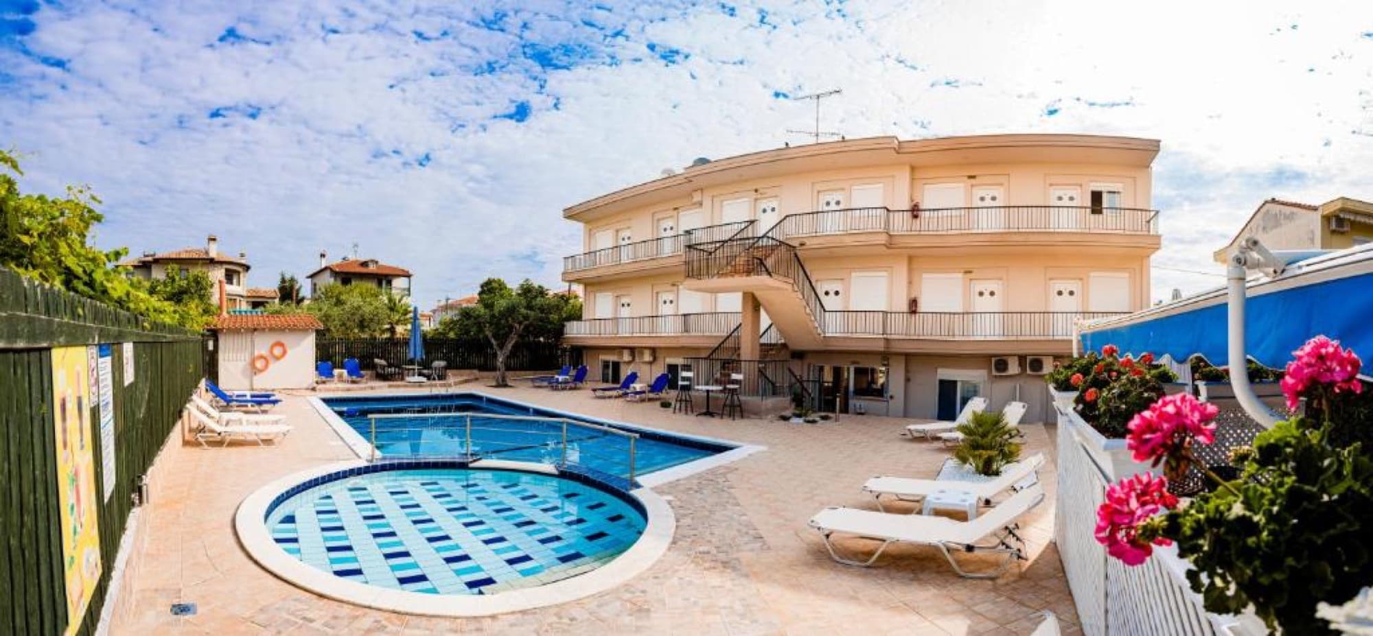 600 m² Hotel with 16 Rooms for Sale in Kallithea, Halkidiki - 2