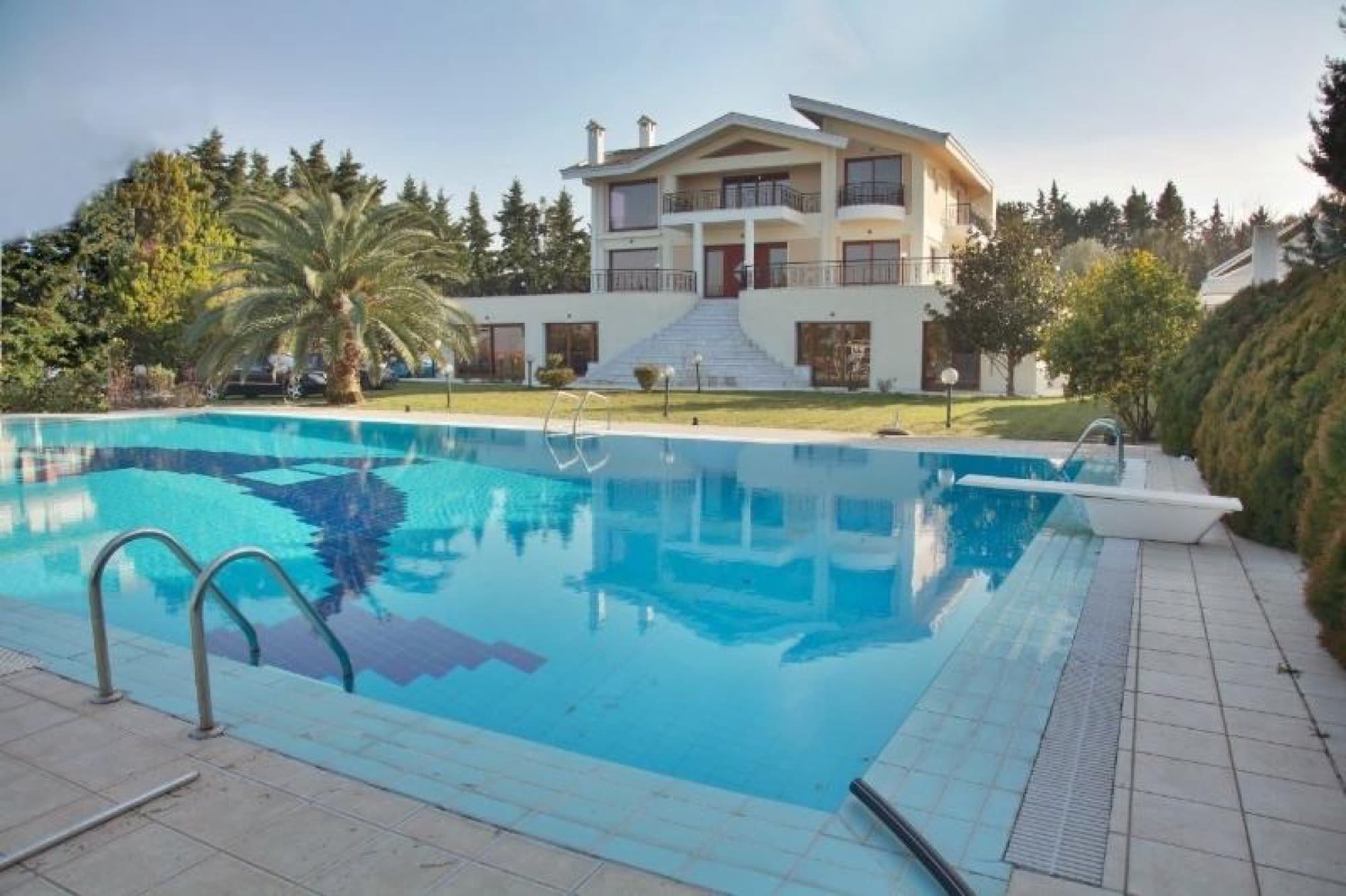 1,050 m² Seven-Bedroom Villa for Sale in Perea, Thessaloniki - 4
