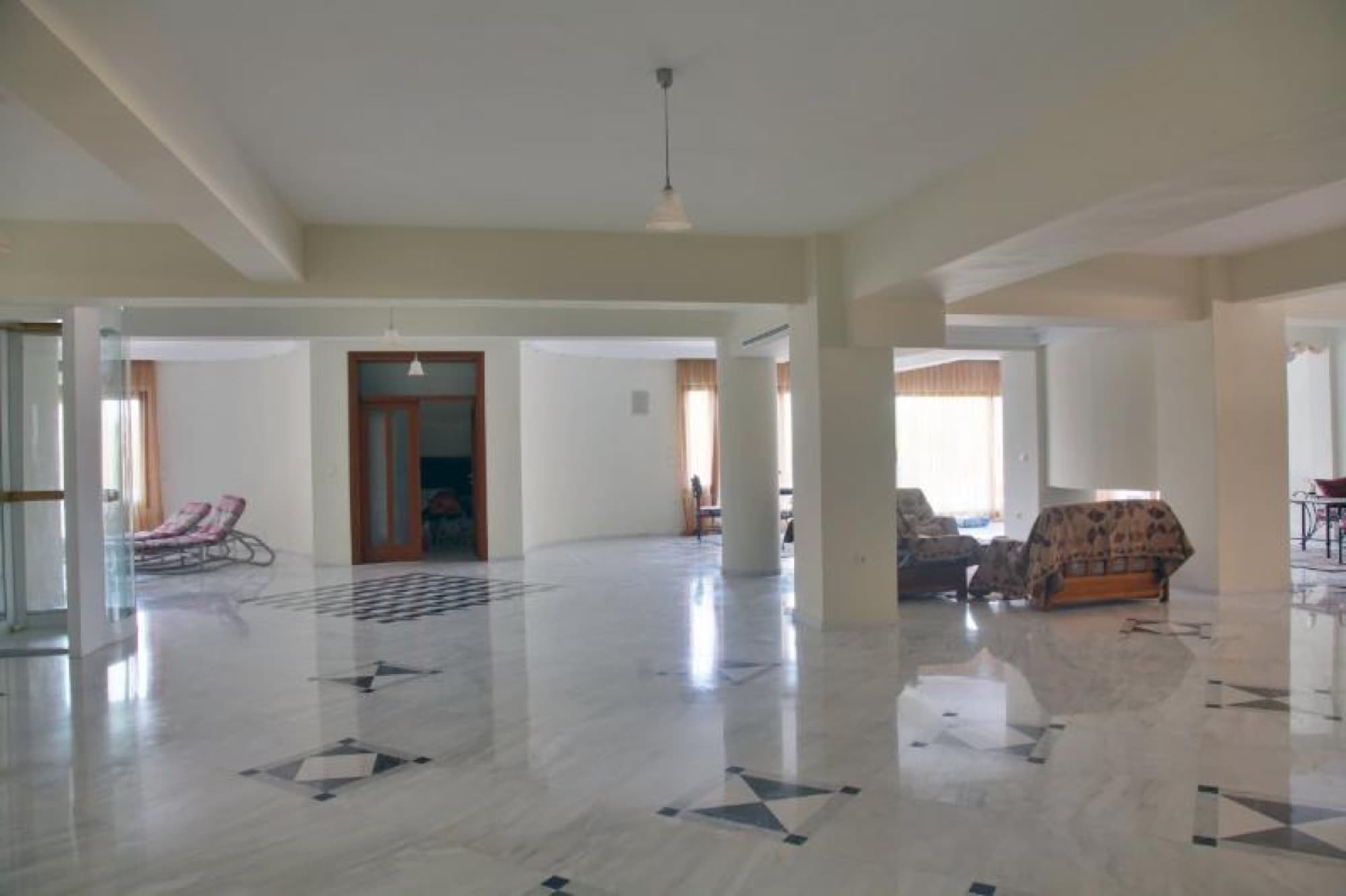 1,050 m² Seven-Bedroom Villa for Sale in Perea, Thessaloniki - 2