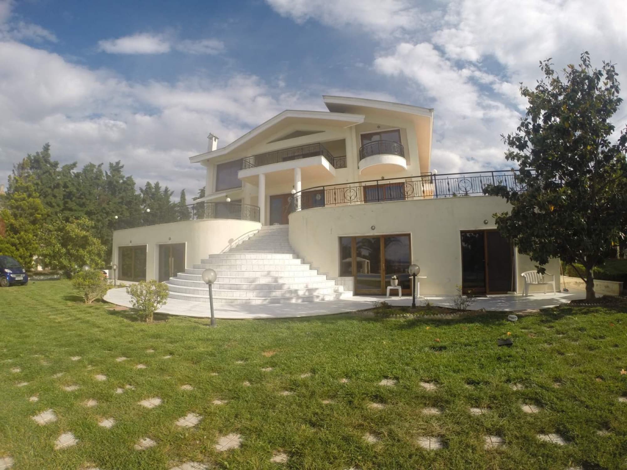 1,050 m² Seven-Bedroom Villa for Sale in Perea, Thessaloniki