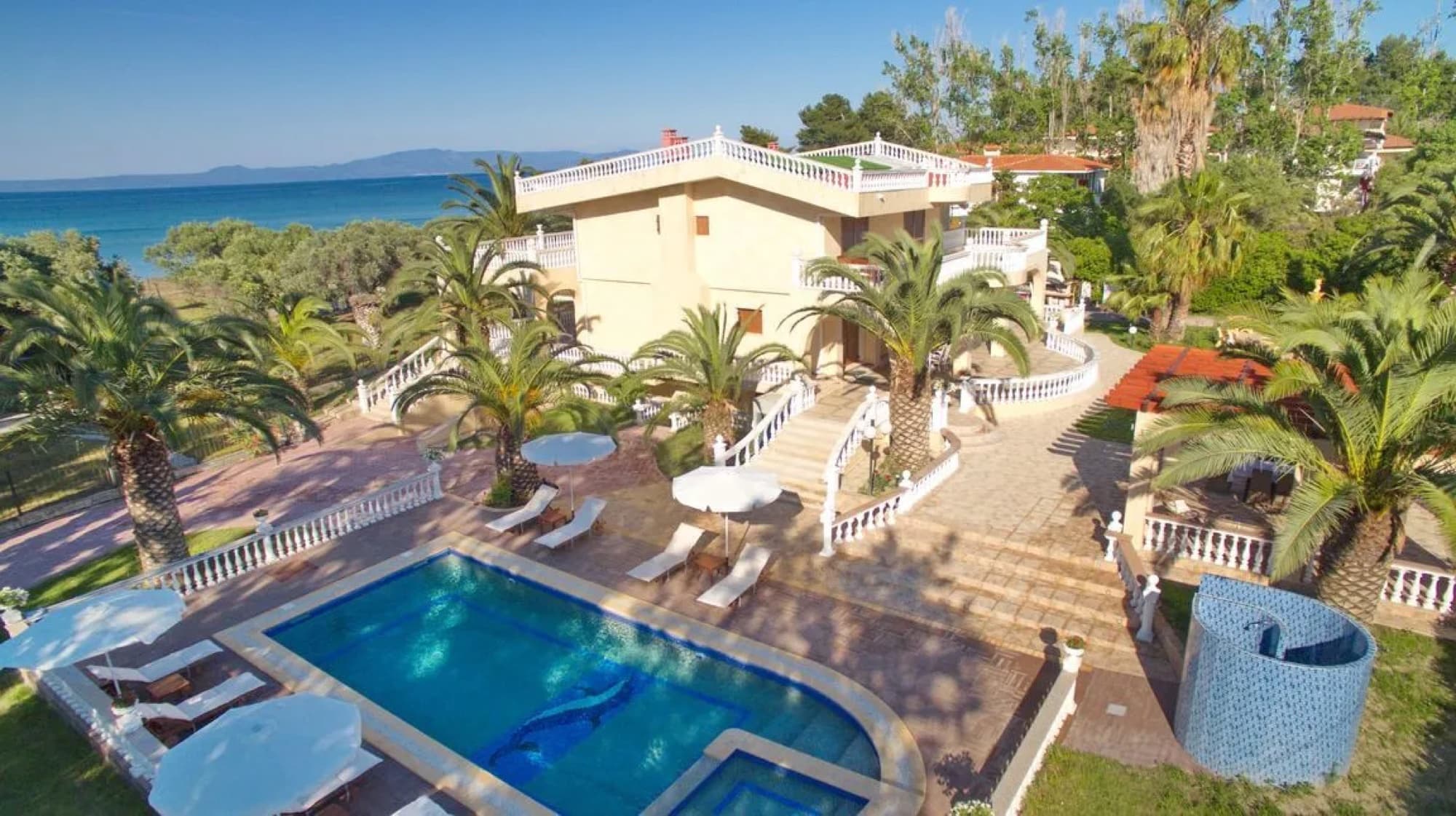 350 m² Five-Bedroom Villa for Sale in Chaniotis, Halkidiki - 2