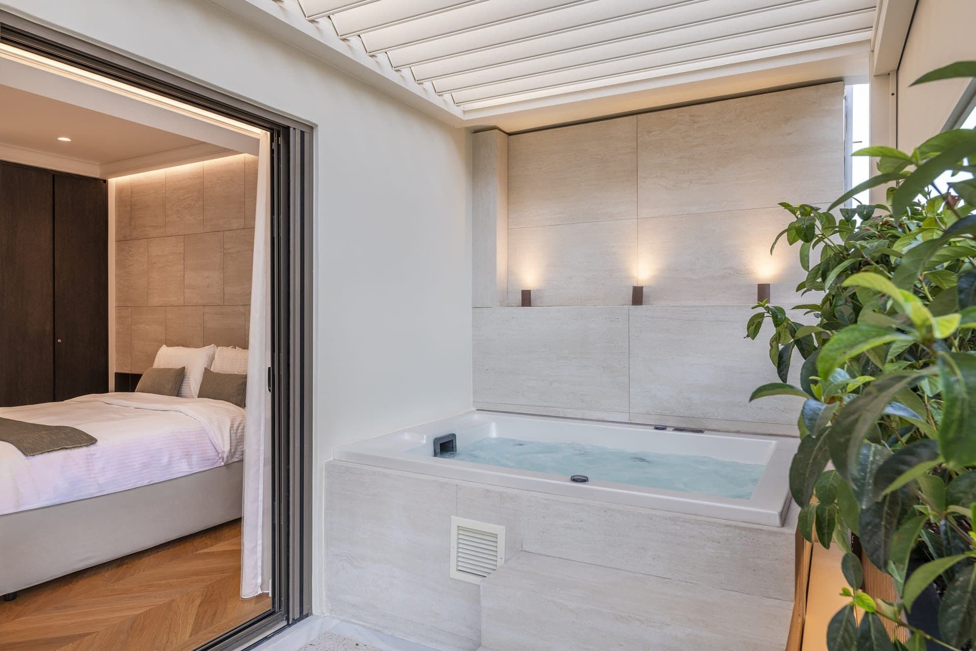 Acropolis Luxury Penthouse with Private Jacuzzi | Markou Mpotsari Str. 37. Athens 11742 - 4