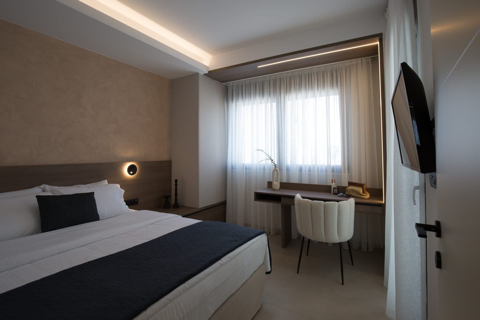 Junior Suite with City View - 4