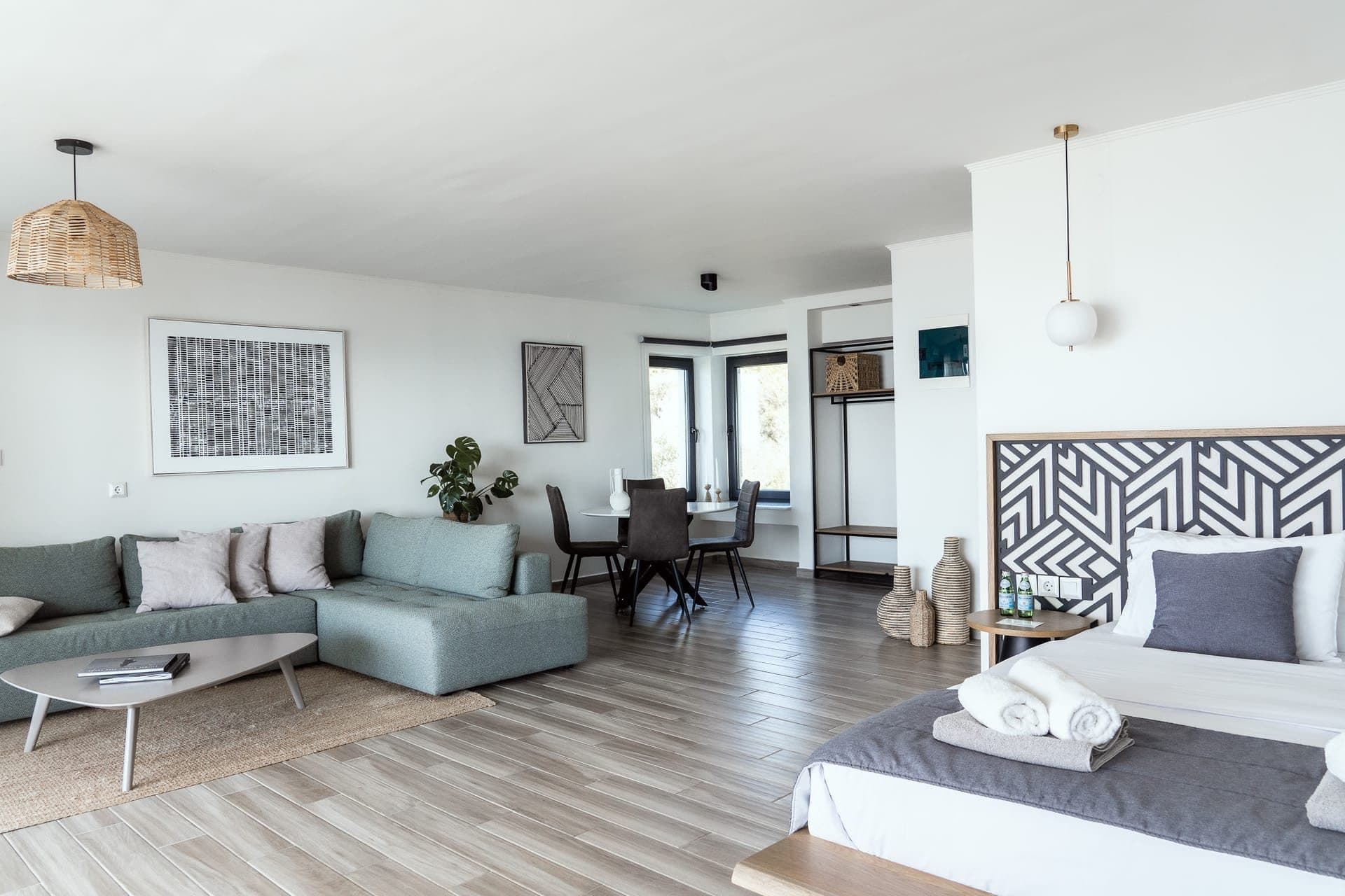 Deluxe Suite with Sea View and Jacuzzi - 3