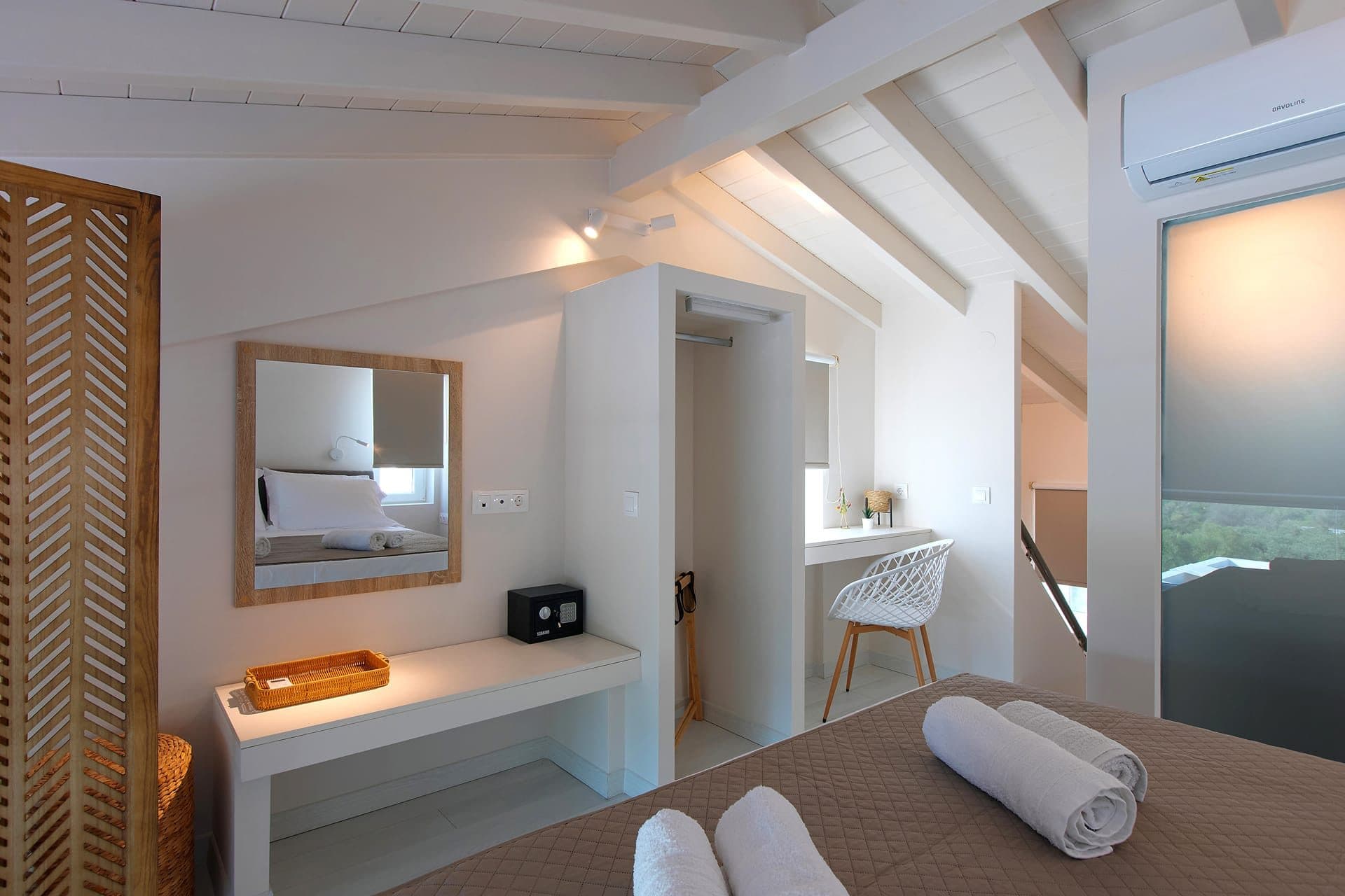 Upper Loft Villa with Private Pool - 5